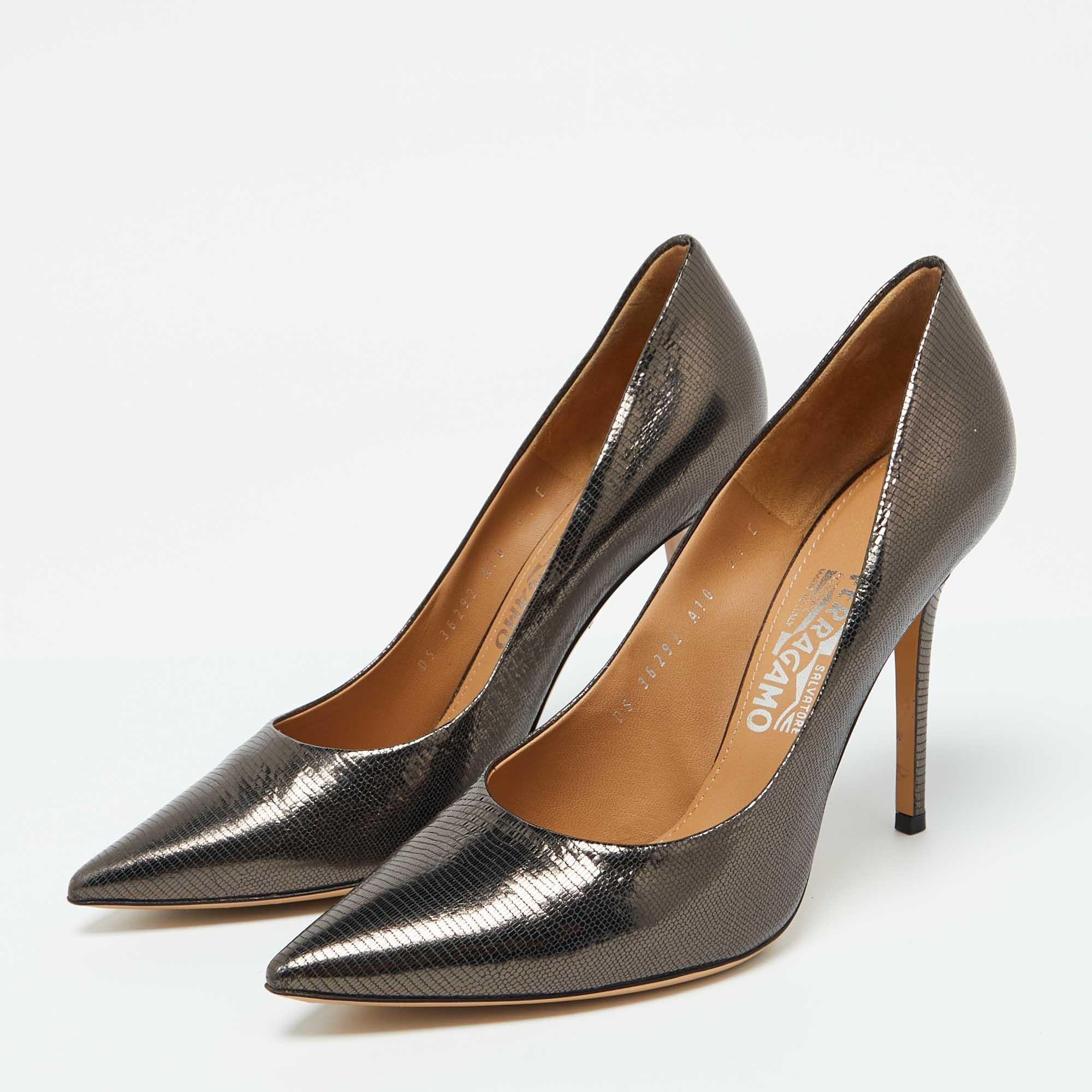Féminité et élégance sont au rendez-vous  ces escarpins présentent une silhouette chic et un design attrayant. Vous pouvez porter ces escarpins pour un look élégant.