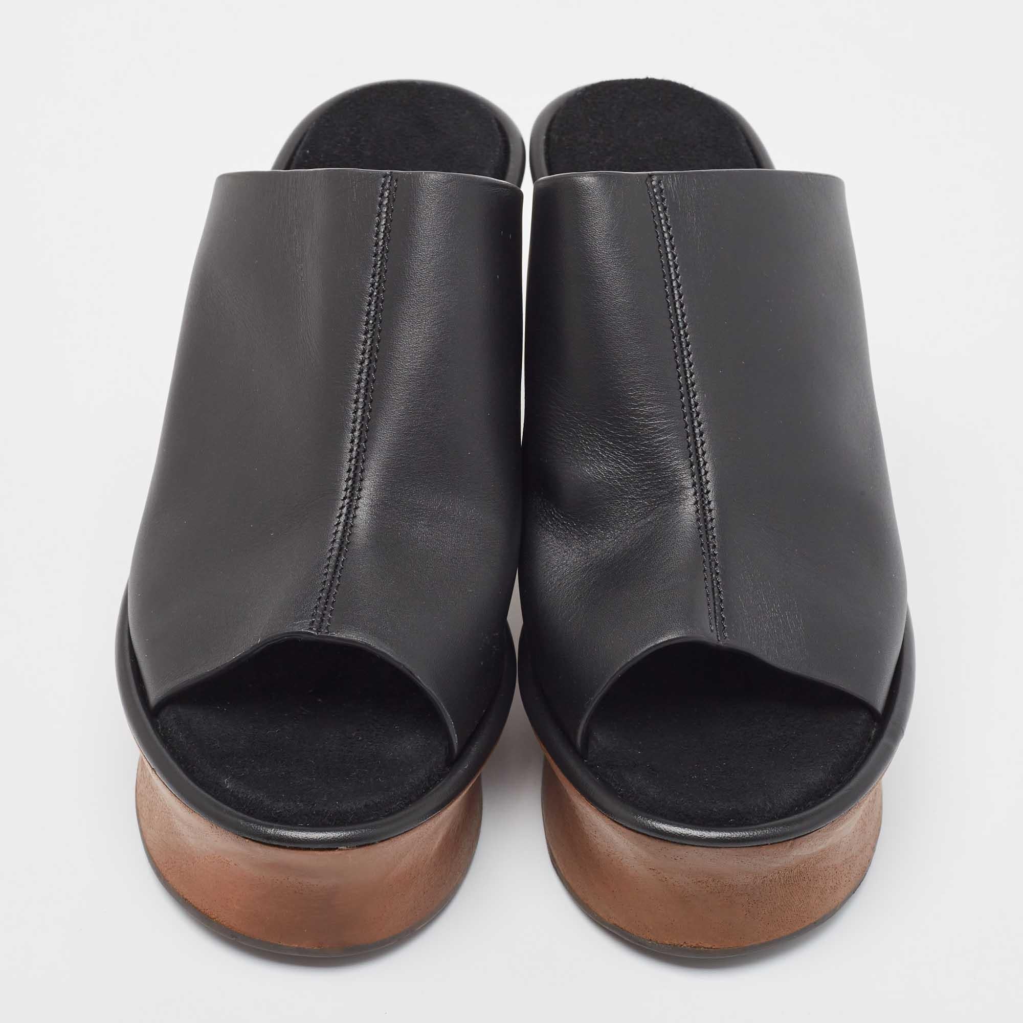 Salvatore Ferragamo Black Leather Samanta Platform Sandals Size 39.5 For Sale 1