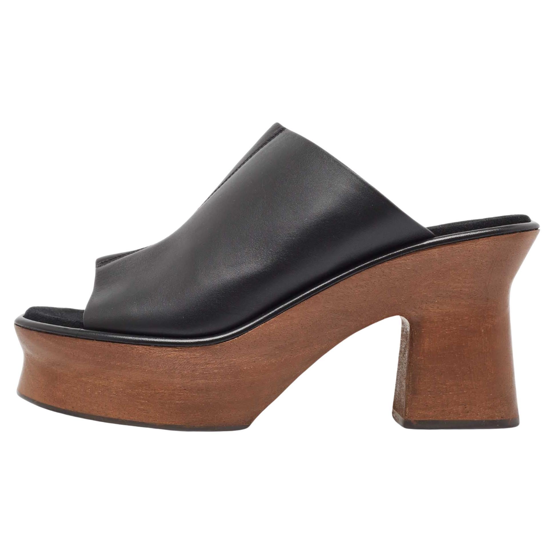 Salvatore Ferragamo Black Leather Samanta Platform Sandals Size 39.5 For Sale