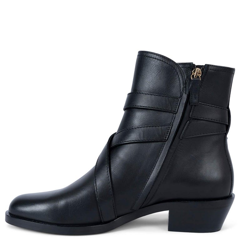 SALVATORE FERRAGAMO black leather SHADI Ankle Boots Shoes  display picture 3