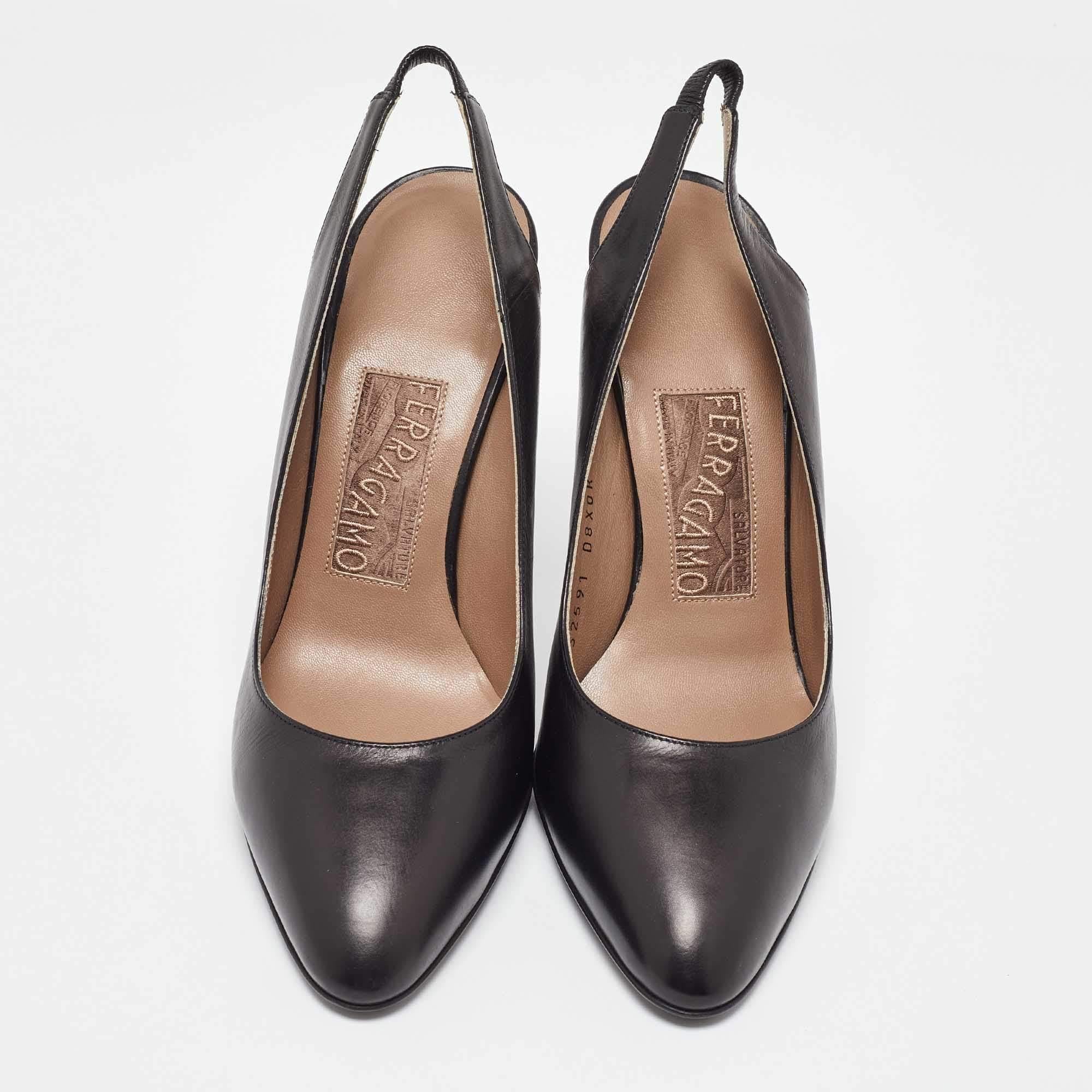 Salvatore Ferragamo Black Leather Slingback Pumps Size 37.5 In Excellent Condition For Sale In Dubai, Al Qouz 2