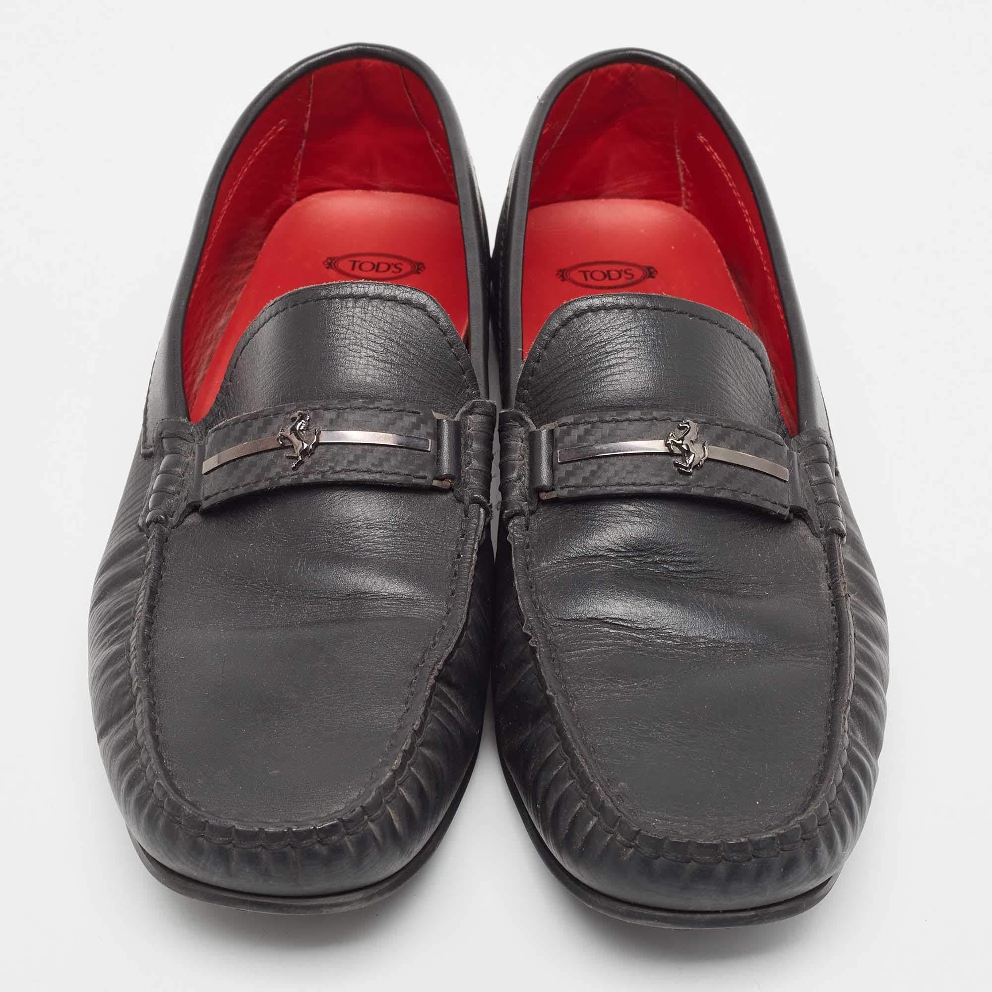 Salvatore Ferragamo Black Leather Slip On Loafers Size 41 In Good Condition For Sale In Dubai, Al Qouz 2
