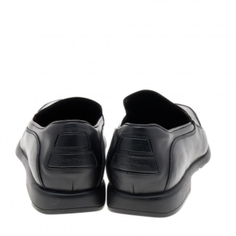 Salvatore Ferragamo Black Leather Slip On Penny Loafers Size 41 In Good Condition For Sale In Dubai, Al Qouz 2