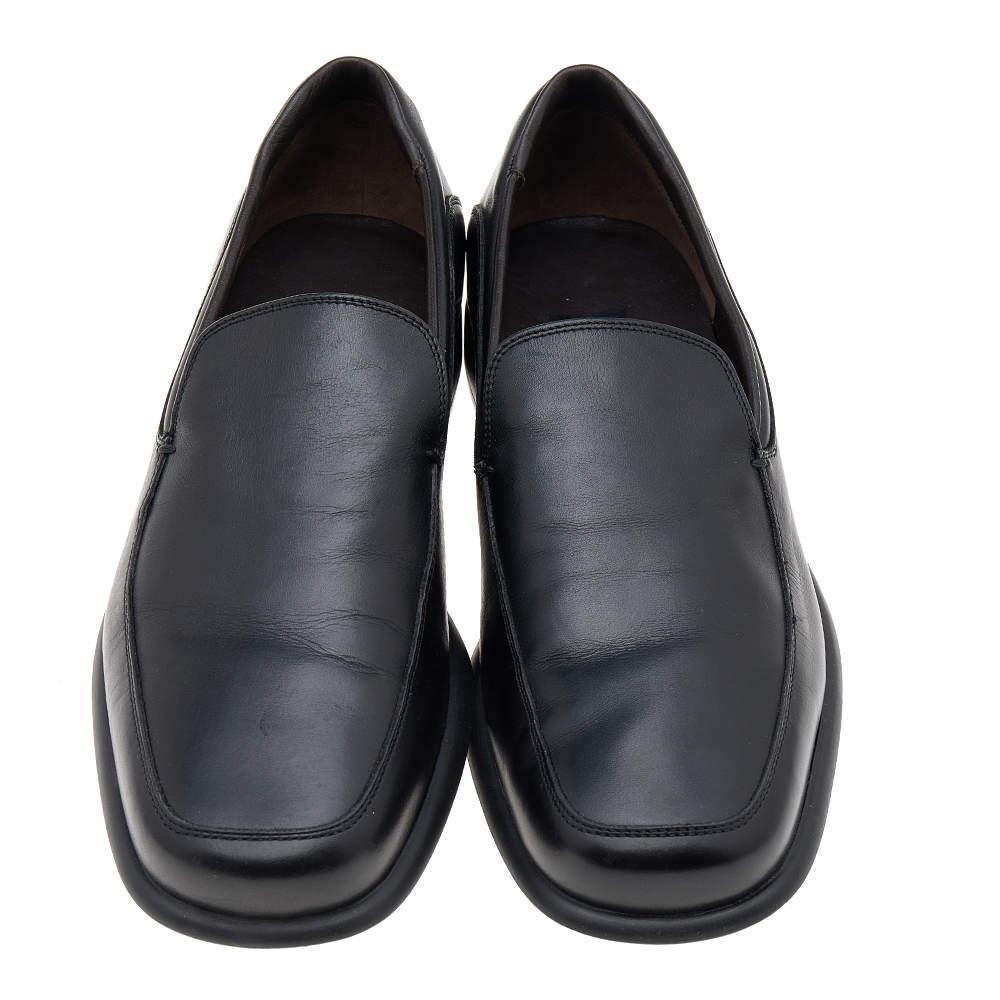 Salvatore Ferragamo Black Leather Slip On Penny Loafers Size 41 In Good Condition For Sale In Dubai, Al Qouz 2