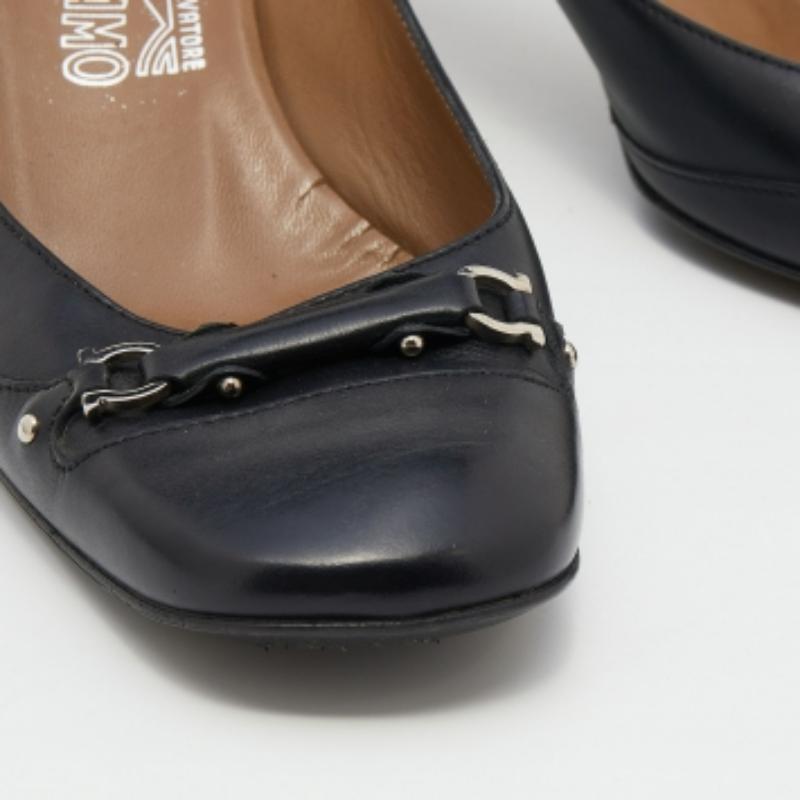 Salvatore Ferragamo escarpins à bouts carrés en cuir noir Taille 40 Pour femmes en vente