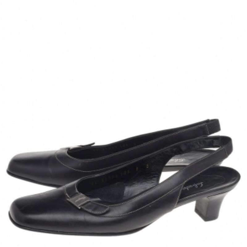 Salvatore Ferragamo Schwarze Leder Pumps mit quadratischem Zehenbereich und Slingback Größe 38,5 im Angebot 3