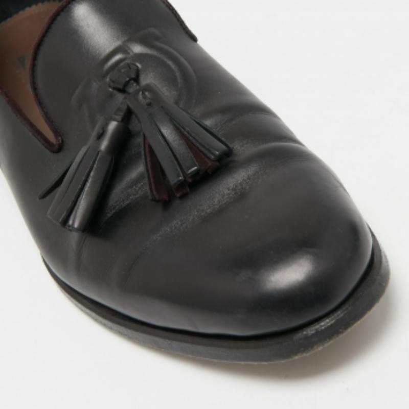 Salvatore Ferragamo Loafers aus schwarzem Leder mit Quaste, Größe 40,5 im Zustand „Gut“ im Angebot in Dubai, Al Qouz 2