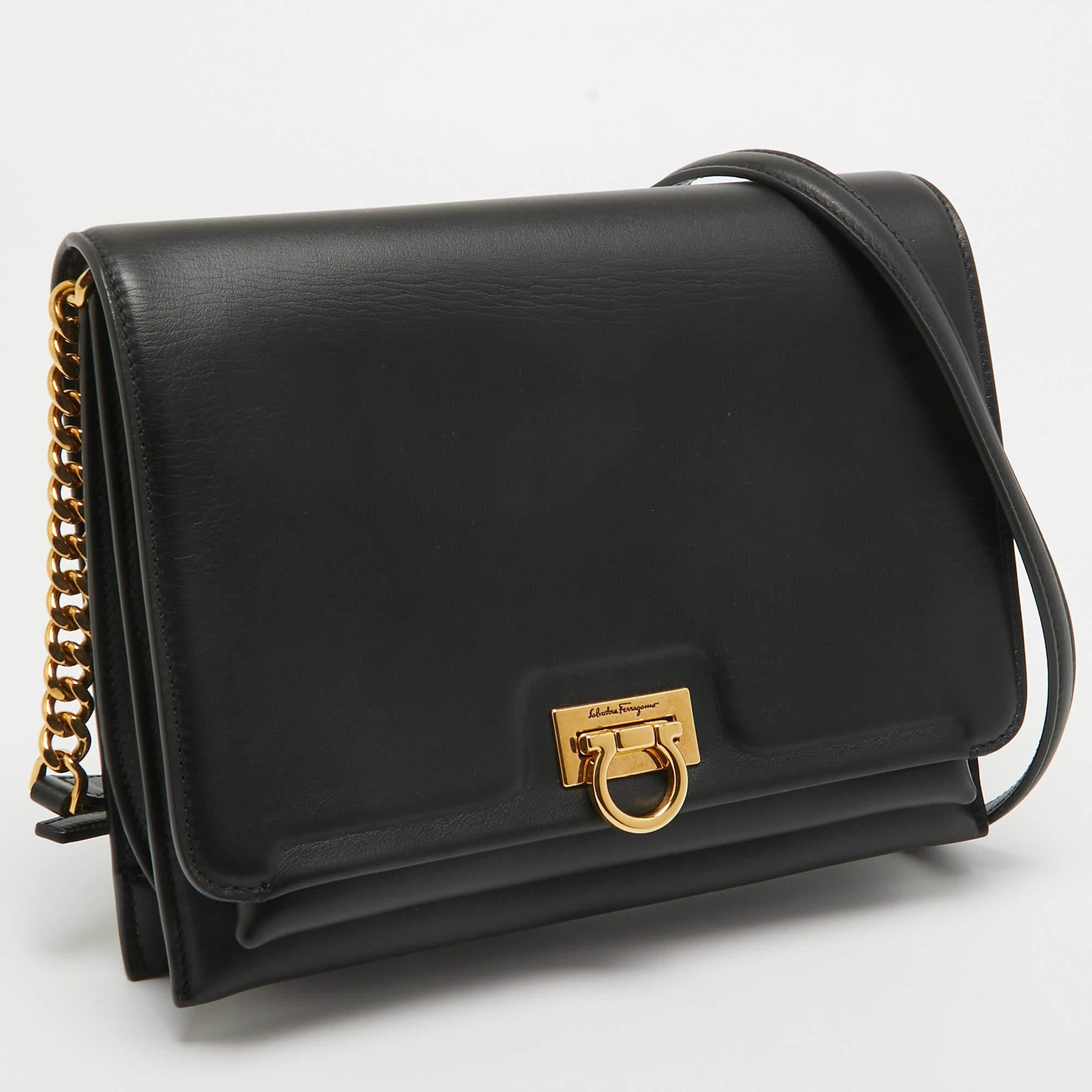 Salvatore Ferragamo Black Leather Trifolio Flap Shoulder Bag In New Condition In Dubai, Al Qouz 2