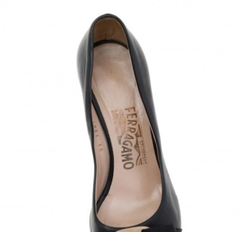 Salvatore Ferragamo - Pumps in pelle nera con fiocco Vara - misura 36,5 in vendita 2