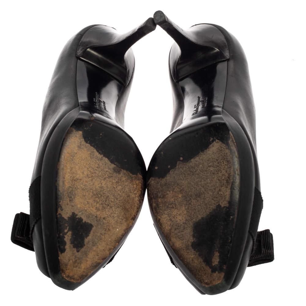 Salvatore Ferragamo Black Leather Vara Bow Pumps Size 38.5 2