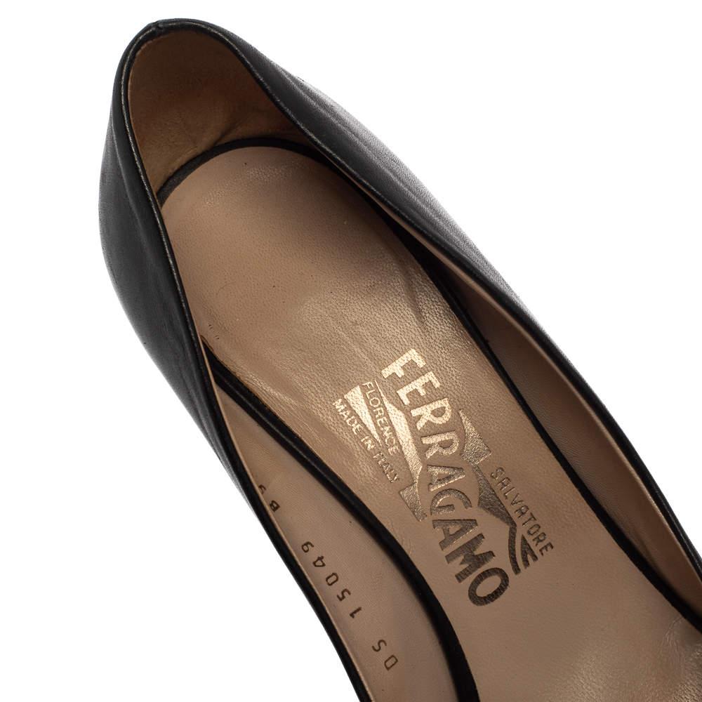 Salvatore Ferragamo Black Leather Vara Bow Pumps Size 38.5 3