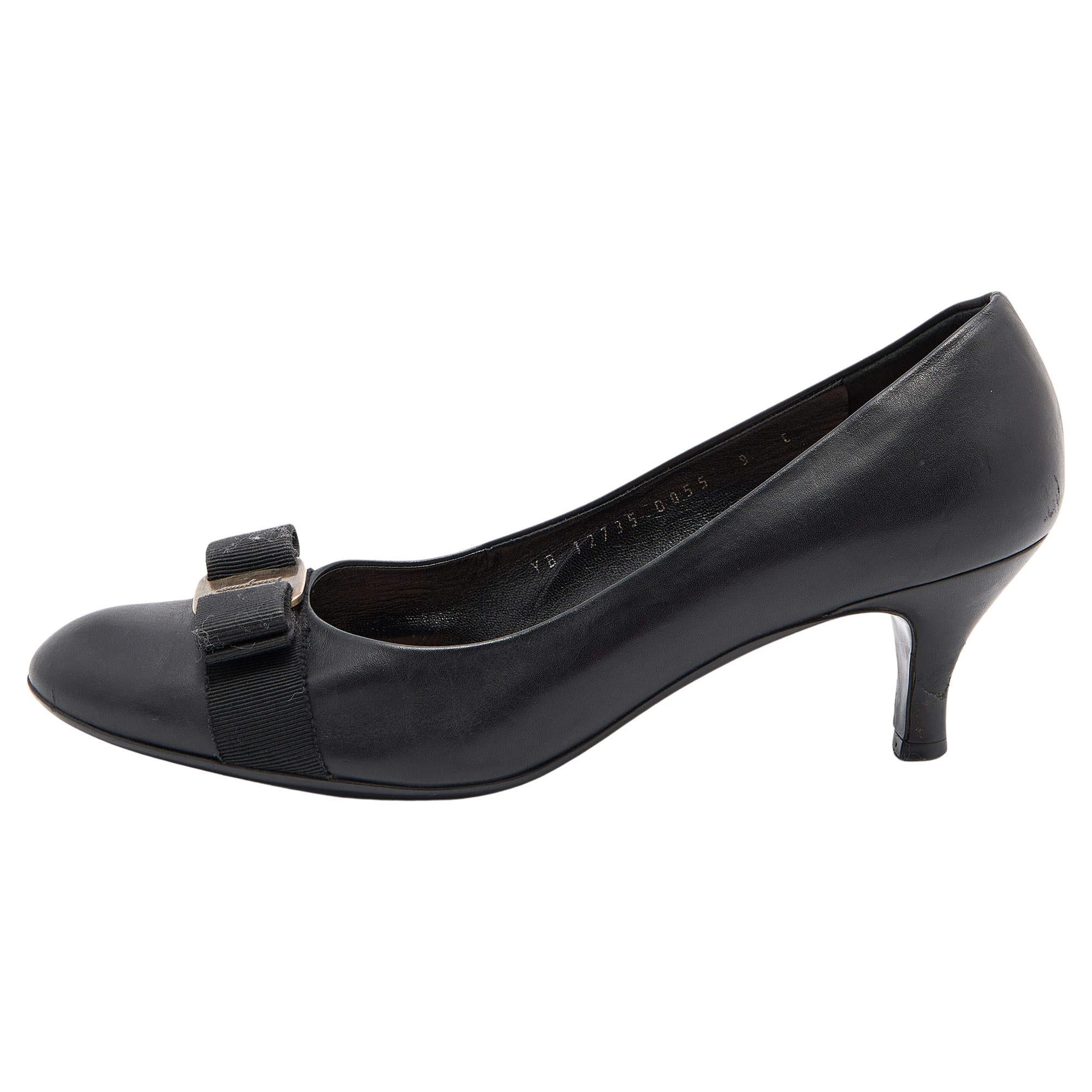 Salvatore Ferragamo Black Leather Vara Bow Pumps Size 39.5 For Sale