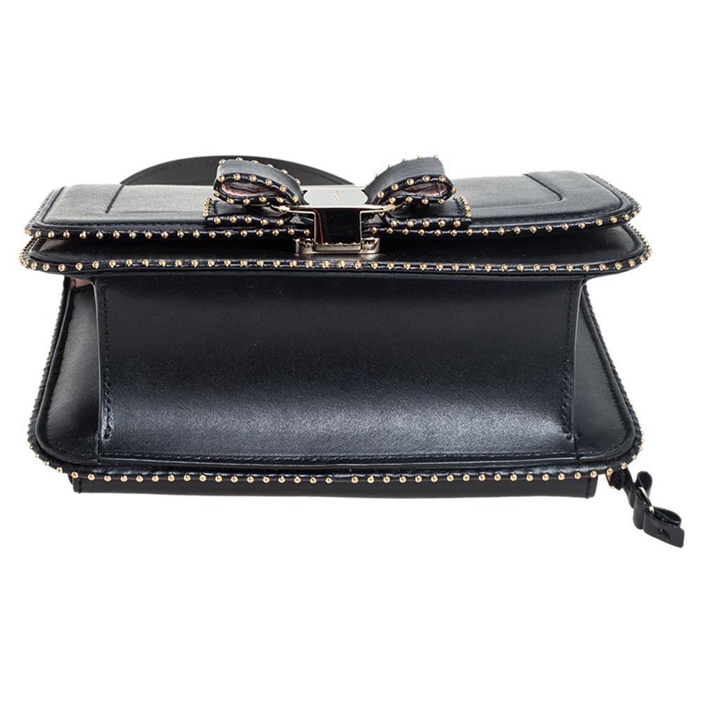 Donna Salvatore Ferragamo Borsa a tracolla con patta Vara RW in pelle nera