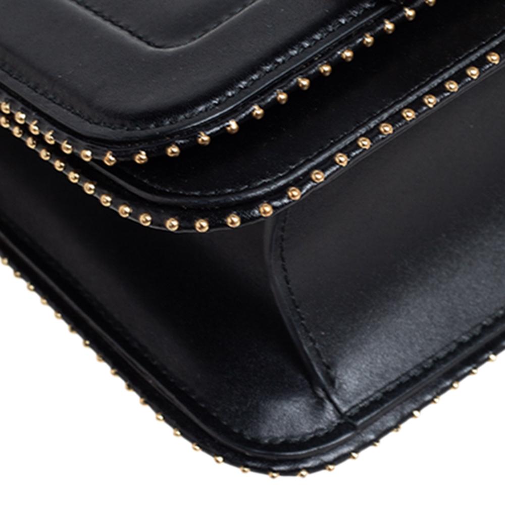 Salvatore Ferragamo Borsa a tracolla con patta Vara RW in pelle nera 2