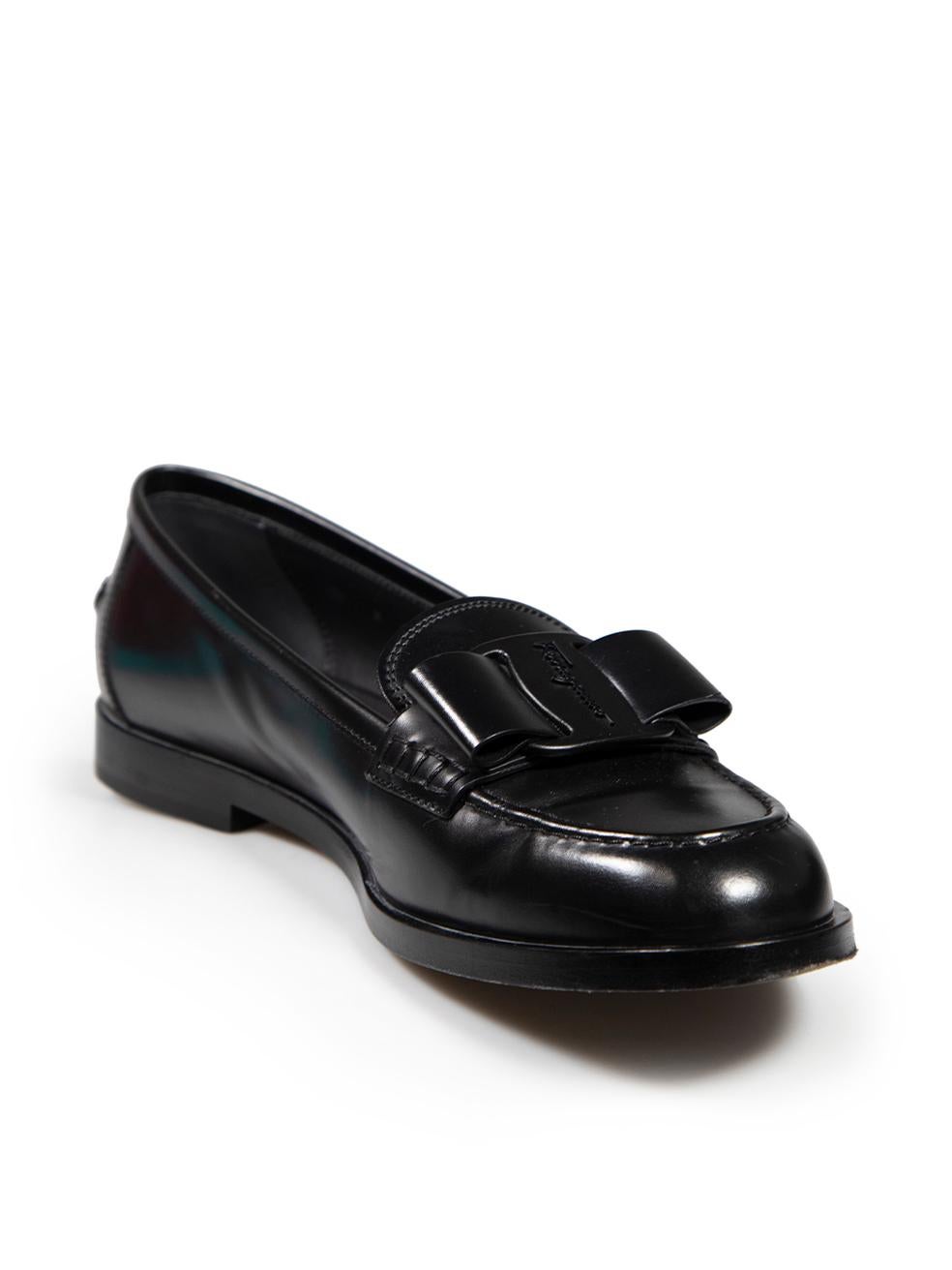 CONDITION is Very good. Hardly any visible wear to shoes is evident on this used Salvatore Ferragamo designer resale item. These shoes come with original box and dust bags.
 
 Details
 Model: Vivaldo
 Black
 Leather
 Loafers
 Round toe
 Logo buckle