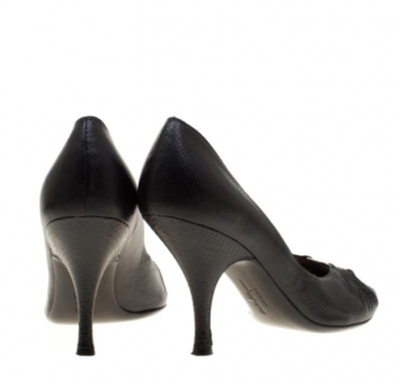 Nero Salvatore Ferragamo - Pumps Peep Toe in pelle di lucertola nera Taglia 38,5 in vendita