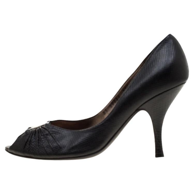 Salvatore Ferragamo - Pumps Peep Toe in pelle di lucertola nera Taglia 38,5 in vendita