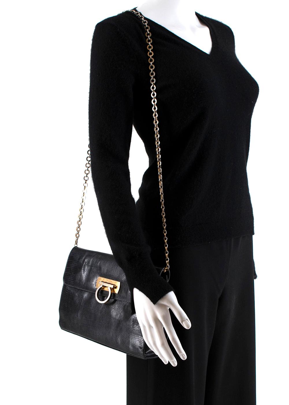 Salvatore Ferragamo Schwarze Vintage Umhängetasche aus Eidechsenhaut im Angebot 2