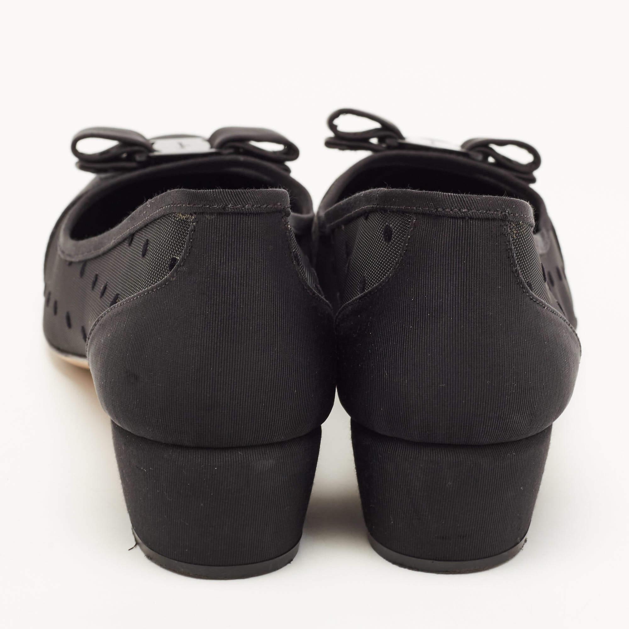 Women's Salvatore Ferragamo Black Mesh Vara Bow Pumps Size 39.5