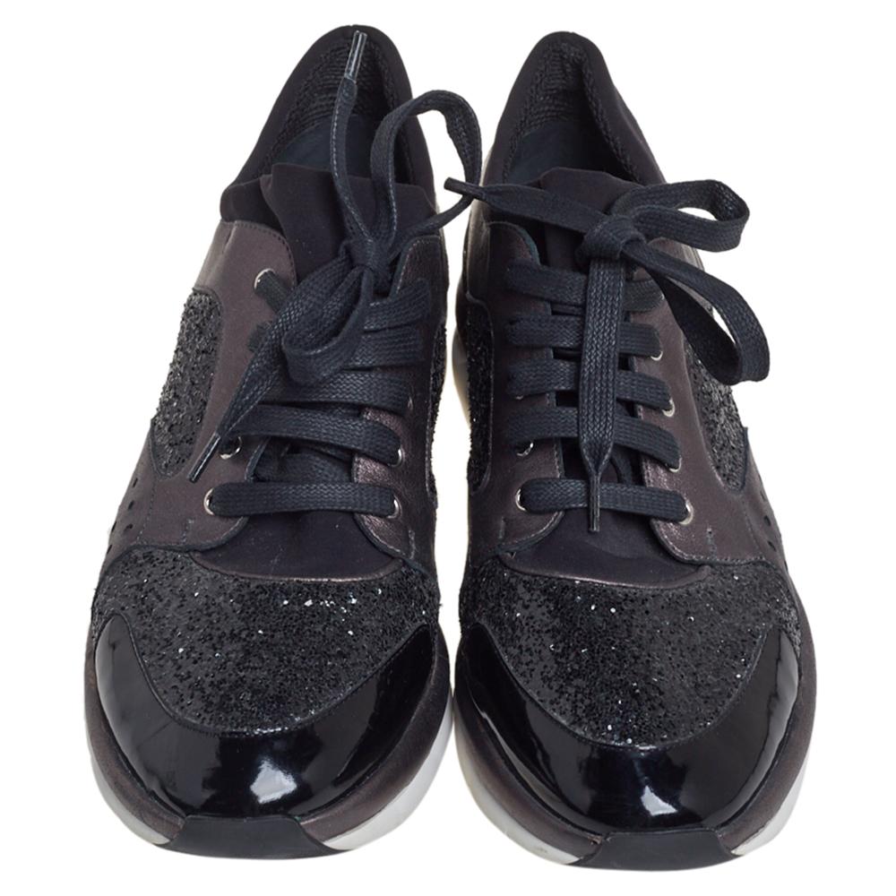 Salvatore Ferragamo Black/Metallic Grey Leather Low Top Sneakers Size 39 In Good Condition In Dubai, Al Qouz 2