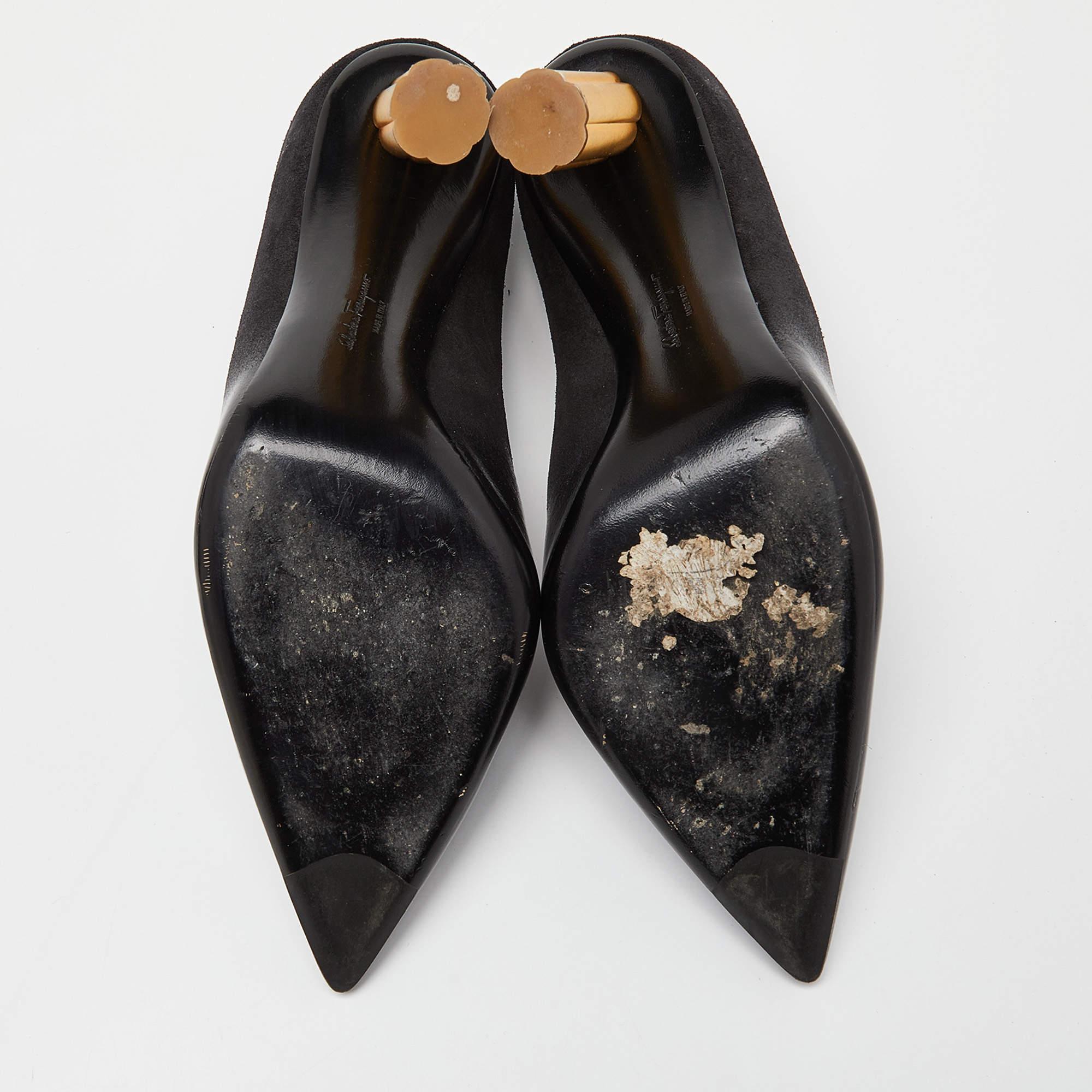 Women's Salvatore Ferragamo Black Nubuck Leather Pointed Toe Pumps Size 39.5 For Sale