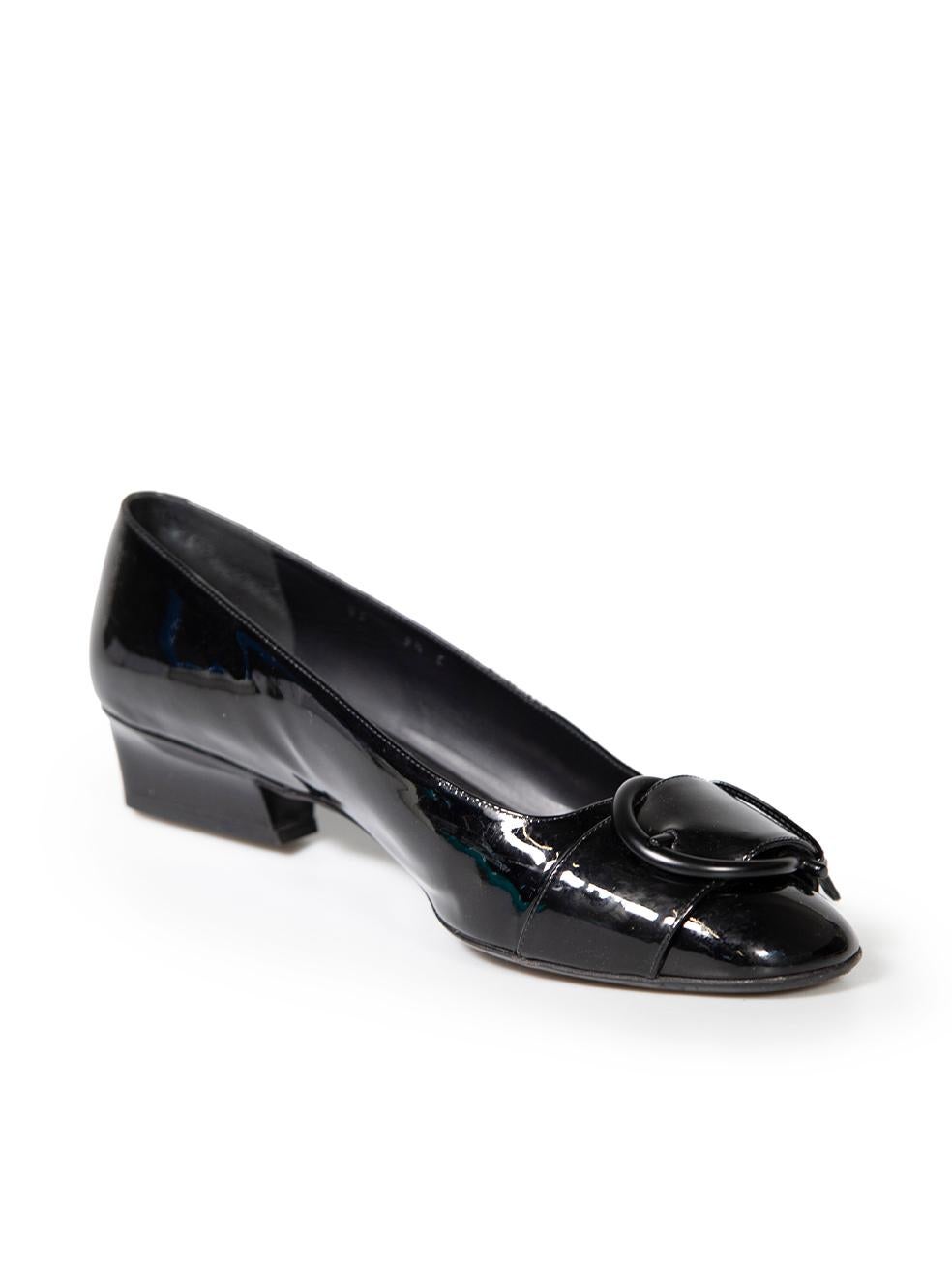 CONDITION is Very good. Minimal wear to shoes is evident. Minimal wear to the left-side of left shoe with small mark to the patent leather on this used Salvatore Ferragamo designer resale item.
 
 
 
 Details
 
 
 Gancini
 
 Black
 
 Patent leather

