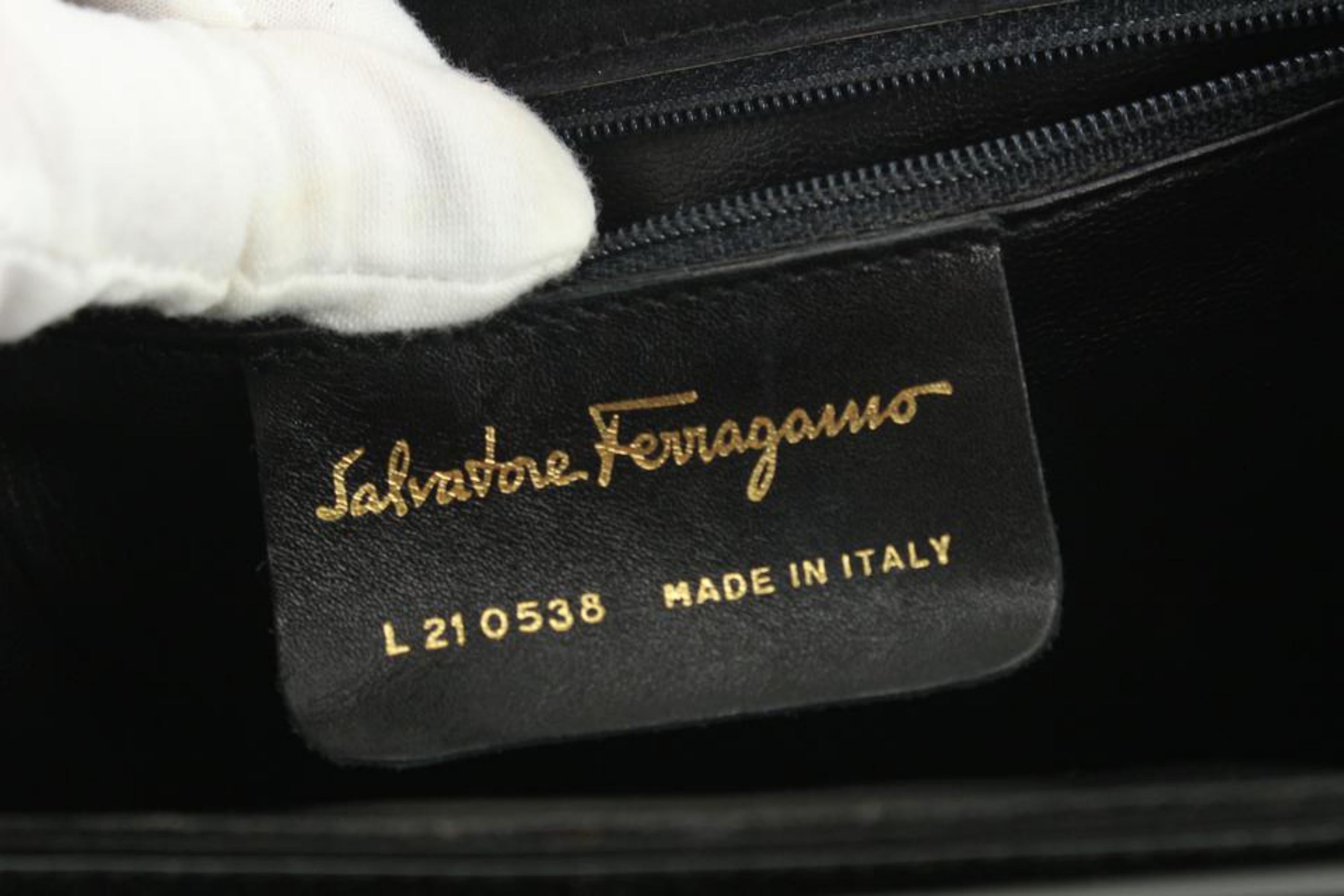 Salvatore Ferragamo Black Patent Leather Gold Gancini Logo Shoulder Flap Bag 3SF16
Date Code/Serial Number: L 21 0538
Made In: Italy
Measurements: Length: 9.5 