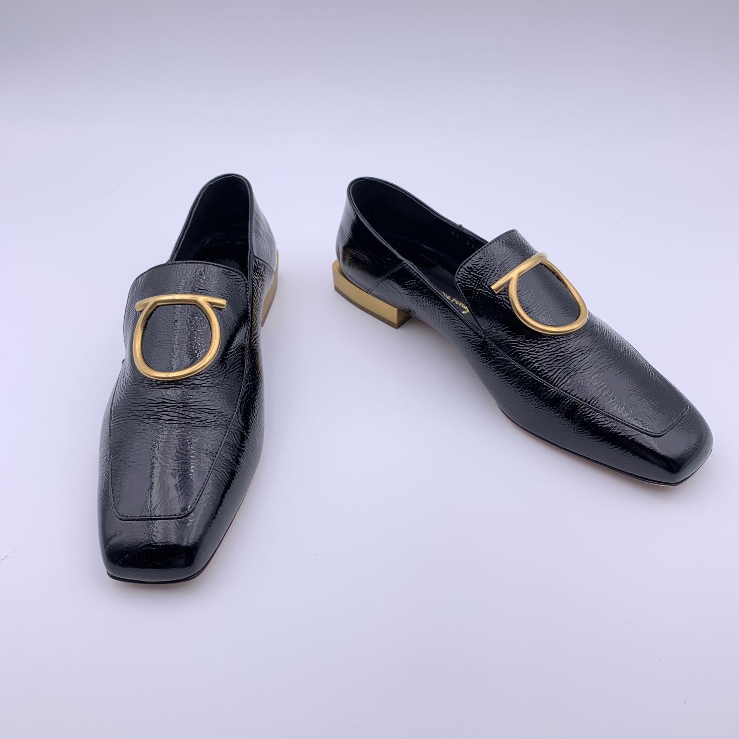 Salvatore Ferragamo Black Patent Leather Lana Loafers Size 7C 37.5 C In New Condition In Rome, Rome