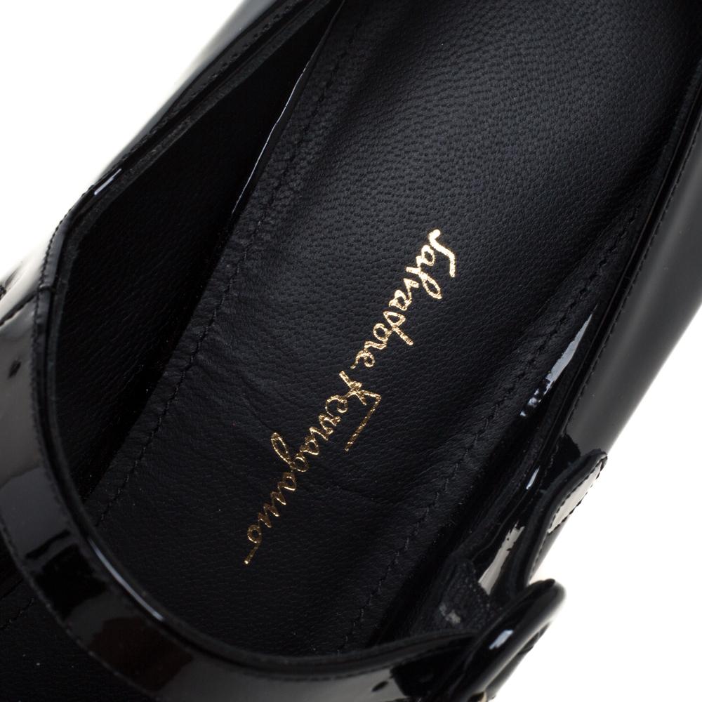Salvatore Ferragamo Black Patent Leather Mary Jane Pumps Size 40.5 In Good Condition In Dubai, Al Qouz 2