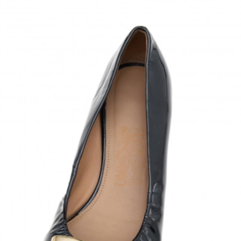 Salvatore Ferragamo Schwarze Lackleder-Pumps Größe 37,5 im Angebot 1