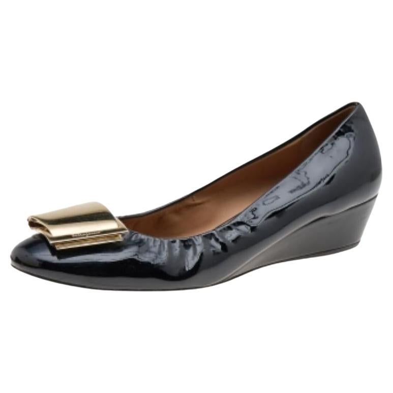Salvatore Ferragamo Schwarze Lackleder-Pumps Größe 37,5