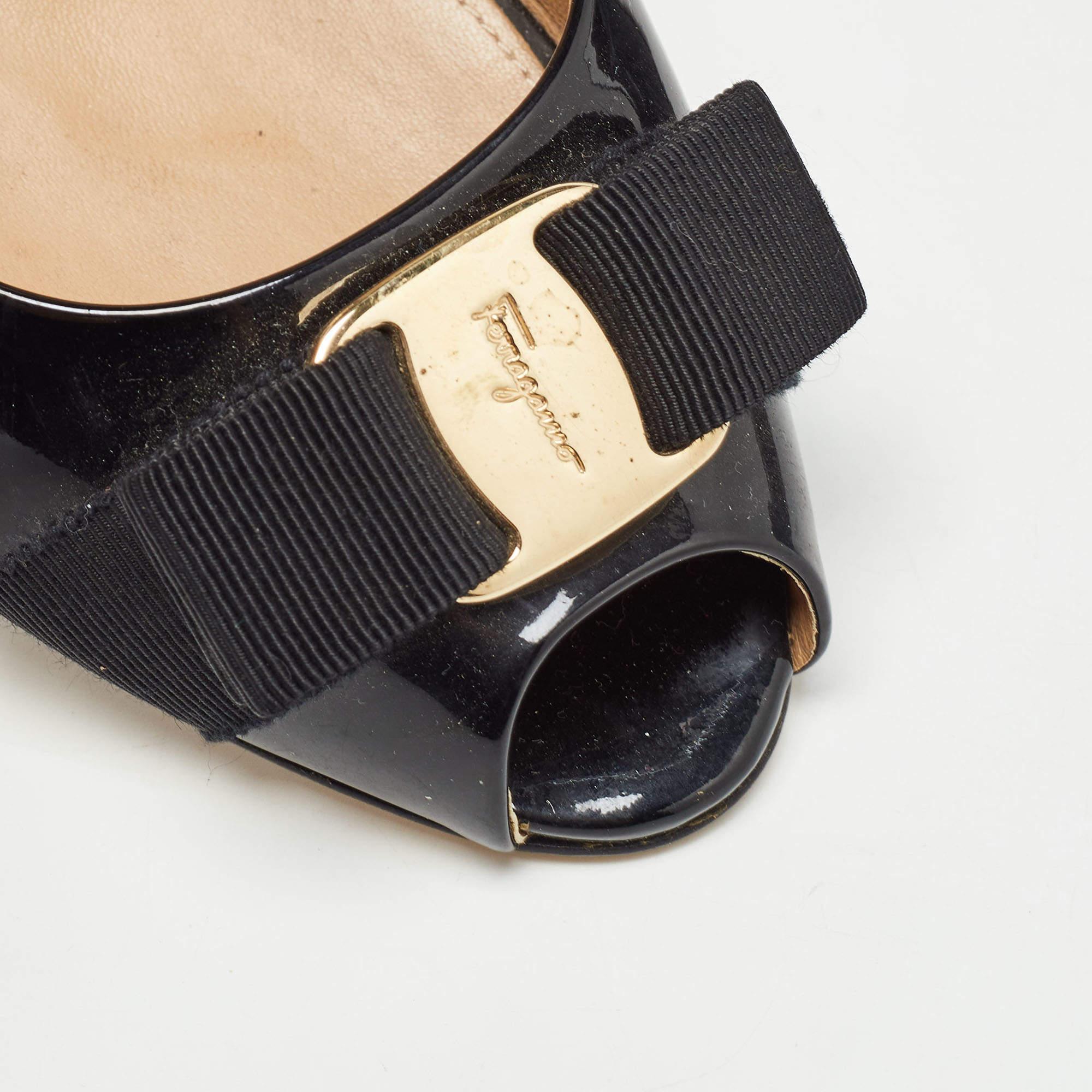 Salvatore Ferragamo - Escarpins en cuir verni noir avec nœud Taille 40.5 en vente 2