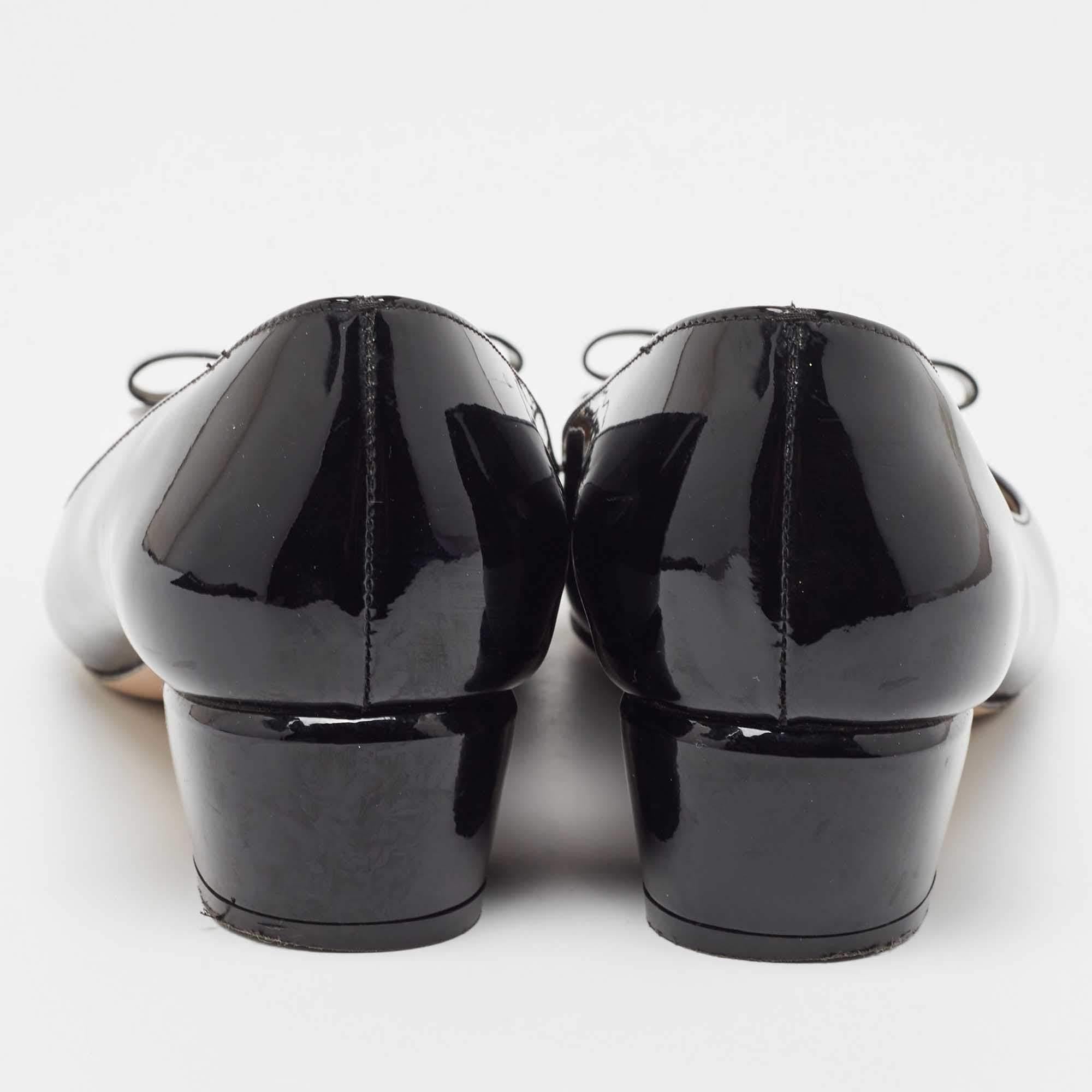 Salvatore Ferragamo Black Patent Leather Vara Bow Pumps Size 38 2