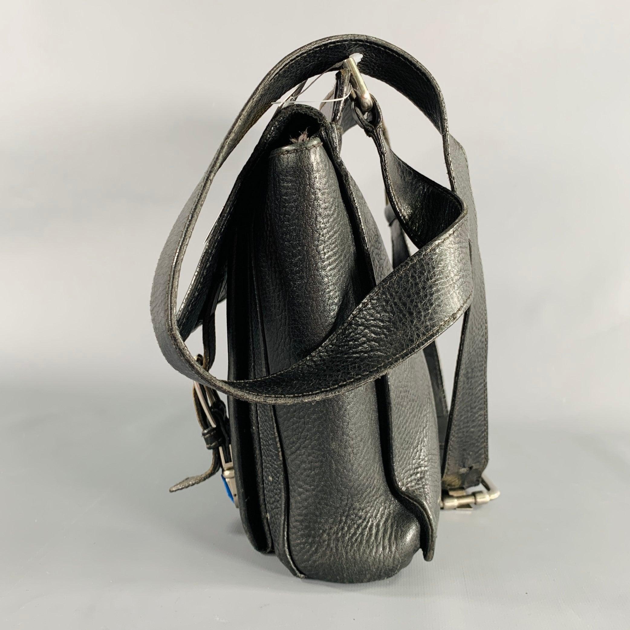 SALVATORE FERRAGAMO Schwarzes Pebble Grain Leder mit doppelter Schnalle Messenger Bag 1