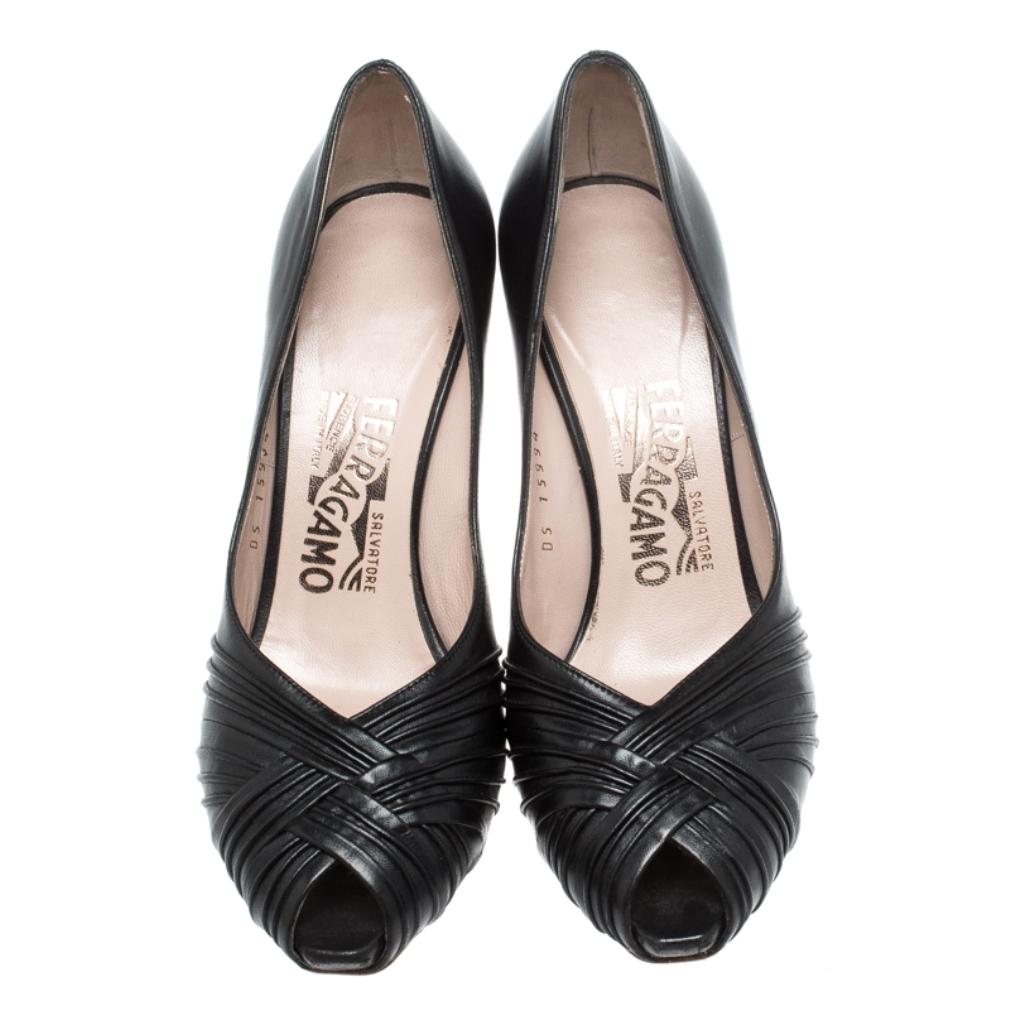 Salvatore Ferragamo Black Pleated Leather Peep Toe Pumps Size 37 In Fair Condition For Sale In Dubai, Al Qouz 2