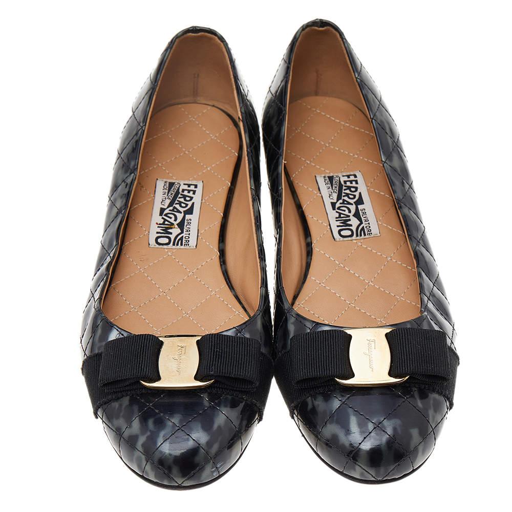 Keep your comfort at a maximum with these beautiful patent leather flats. Glam up your outfit with these quilted flats from the house of Salvatore Ferragamo. Stay comfortable through your day at work in these beautiful black flats.

