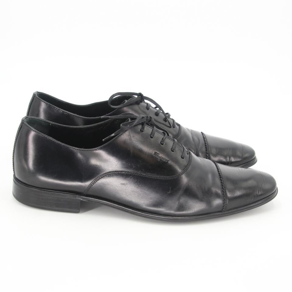 Salvatore Ferragamo Black Remigo Captoe Leather Oxford Shoes In Good Condition For Sale In Downey, CA
