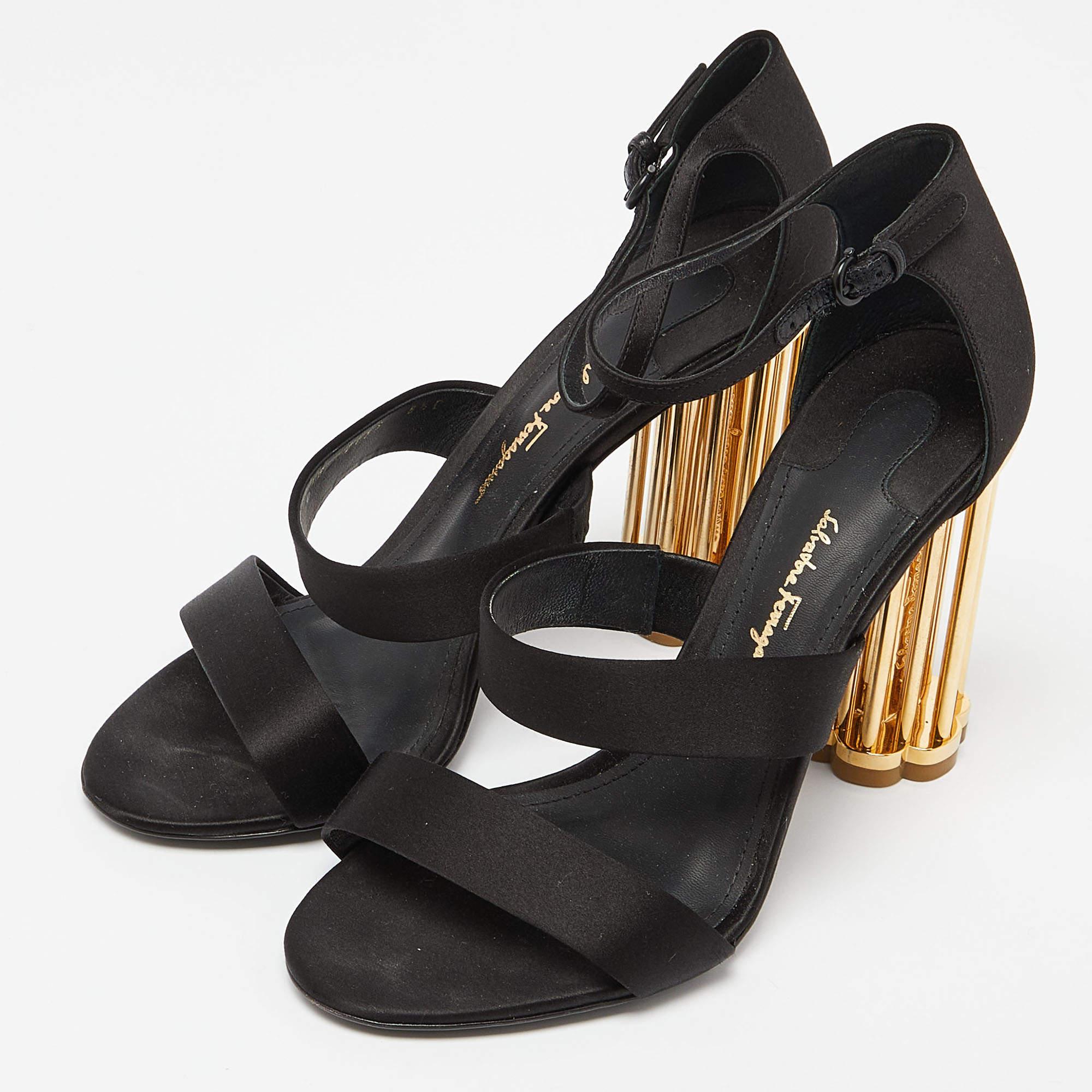 Wear these designer sandals to spruce up any outfit. They are versatile chic and can be easily styled. Made using quality materials these sandals are well built and long lasting.
