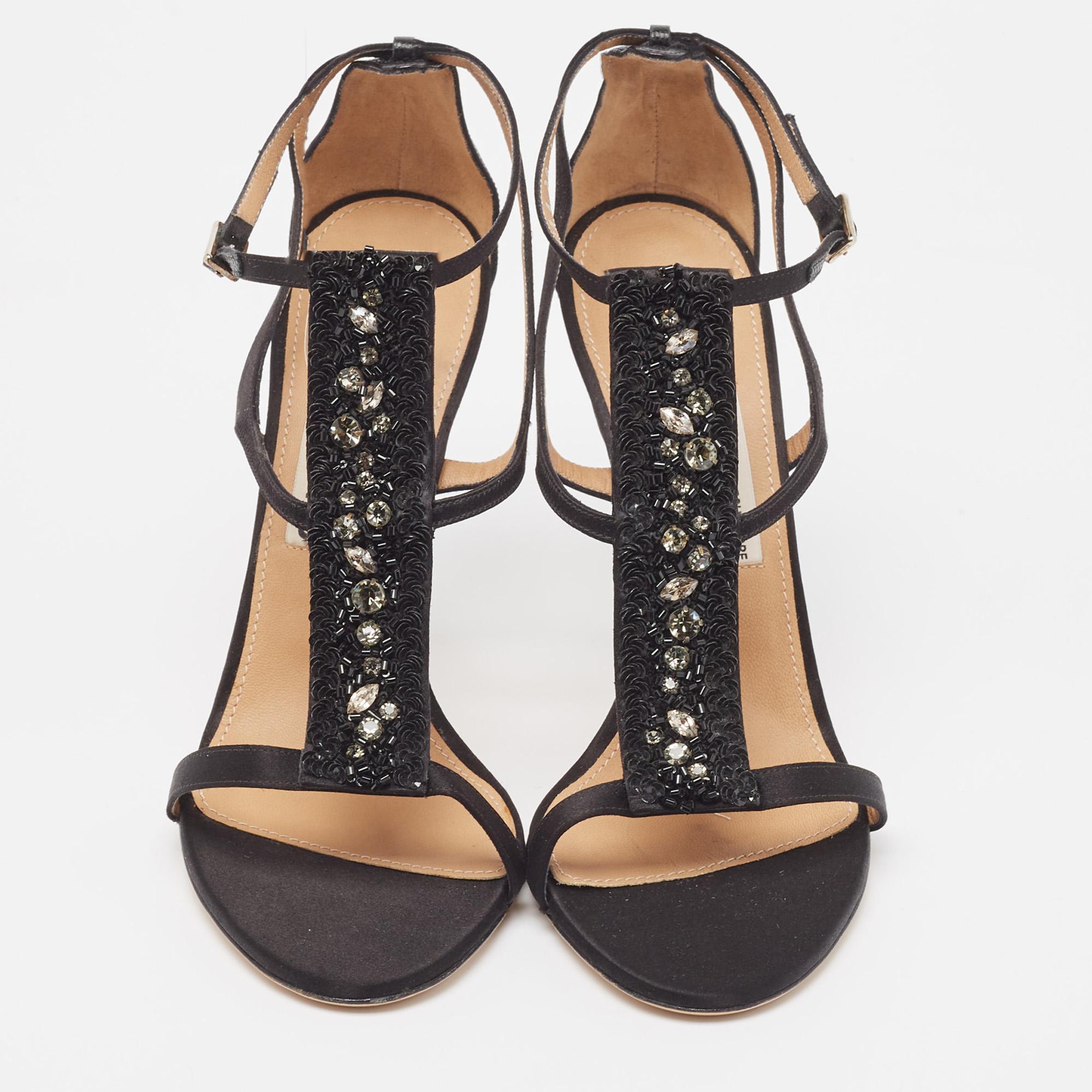 Salvatore Ferragamo Sandalias con tira al tobillo de raso negro y cristales adornados Talla 41 Negro en venta