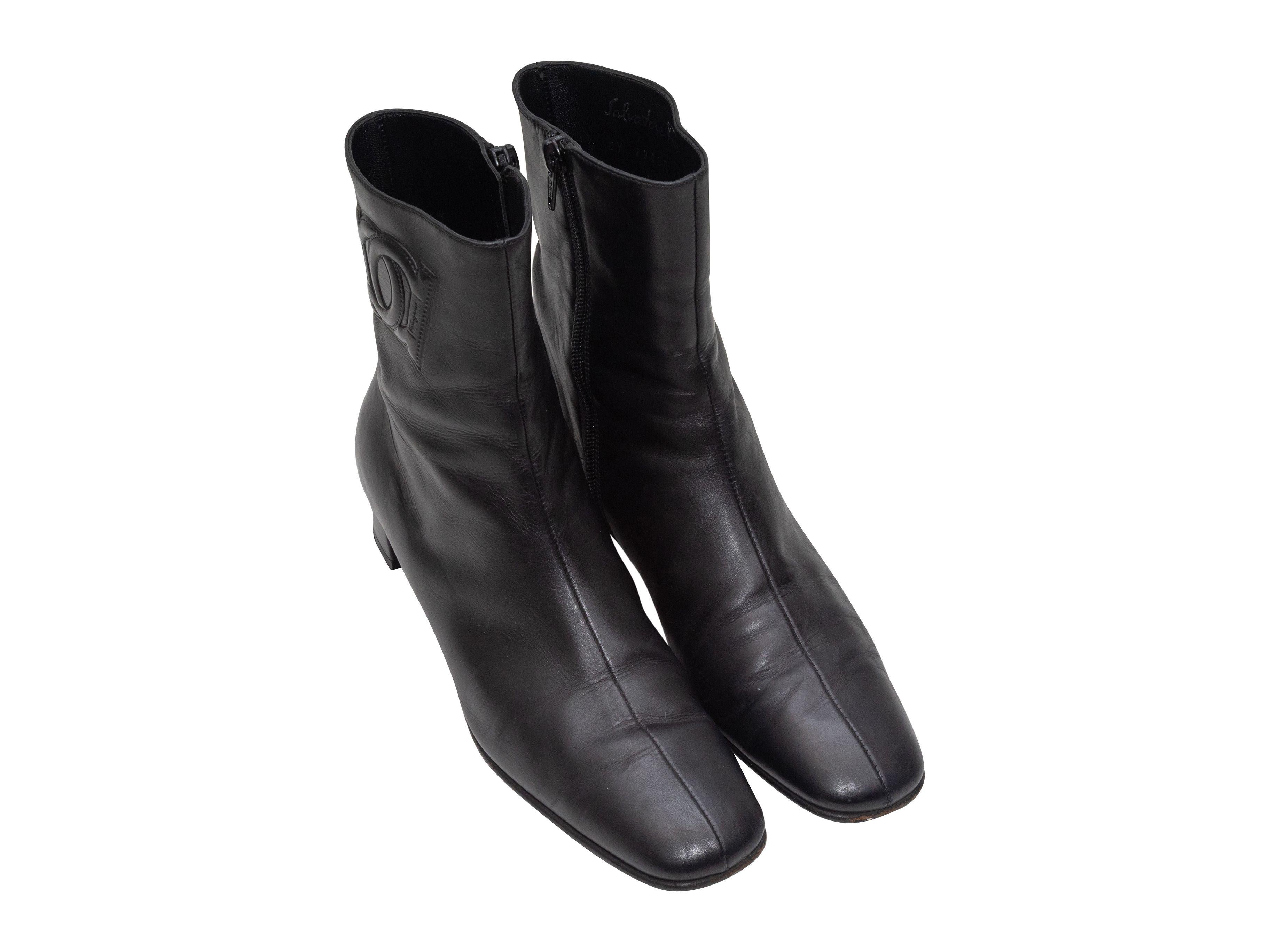 Salvatore Ferragamo  Schwarze schwarze Stiefeletten mit quadratischer Spitze im Zustand „Gut“ in New York, NY
