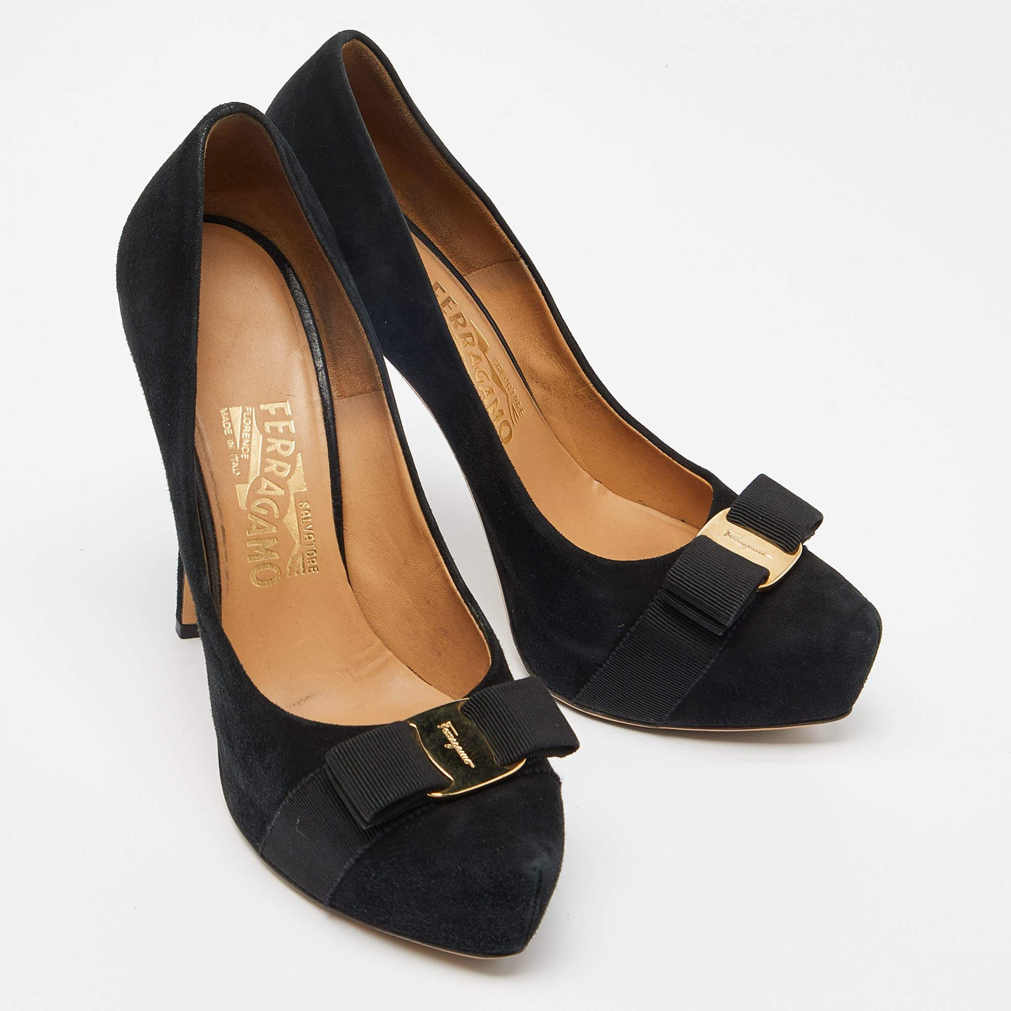 Women's Salvatore Ferragamo Black Suede Carla Vara Bow Pumps Size 38 For Sale