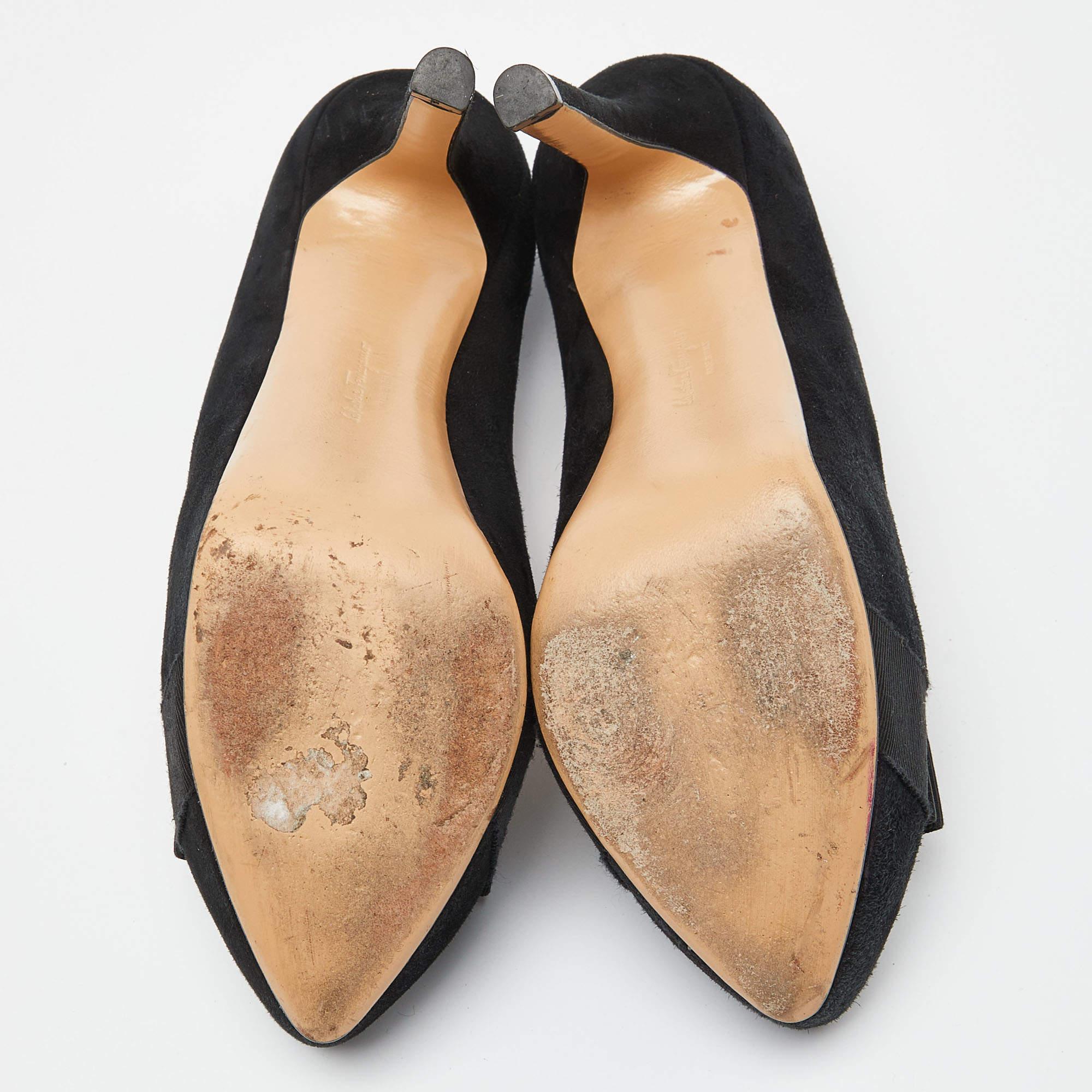 Salvatore Ferragamo Black Suede Carla Vara Bow Pumps Size 38 For Sale 2