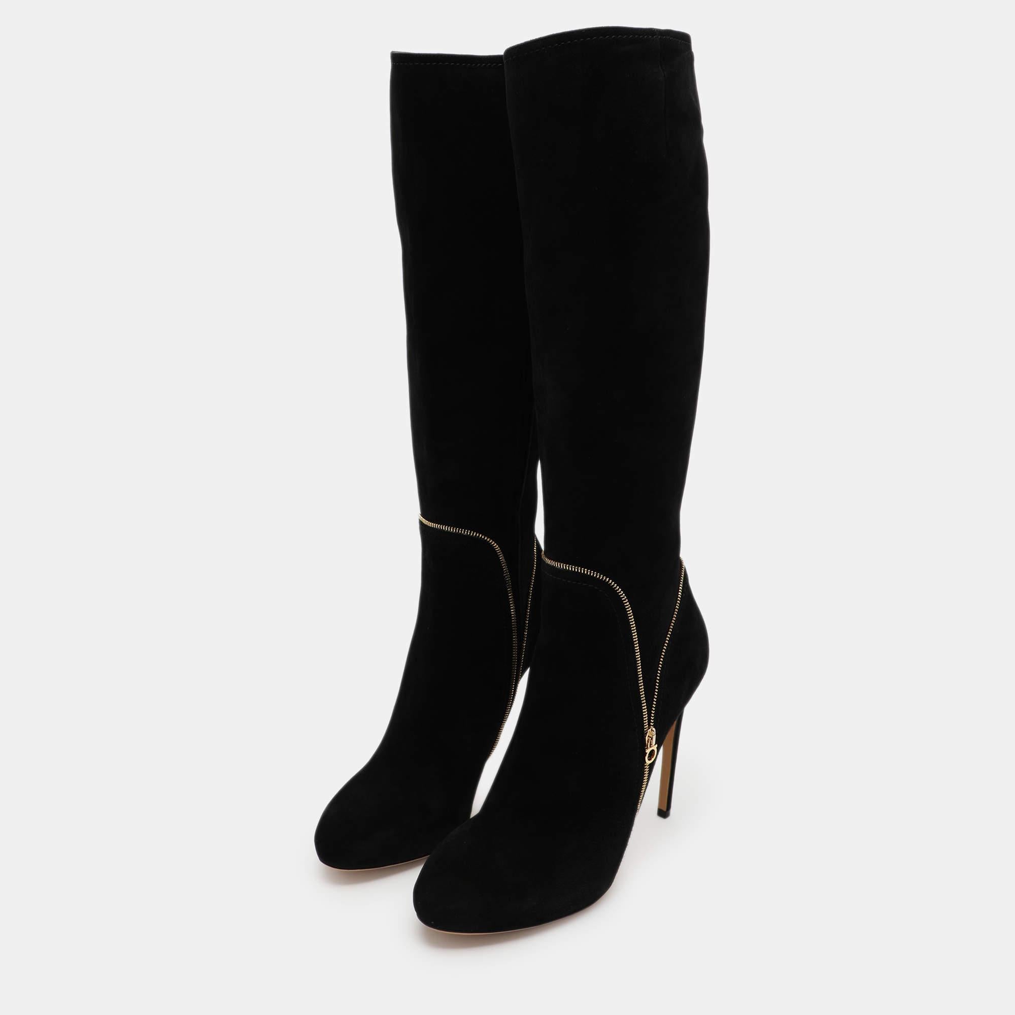 Conception méticuleuse d'une silhouette élégante.  Ces bottes sont très élégantes. Elles sont dotées de semelles intérieures confortables et de semelles extérieures durables pour vous durer toute la vie. Ces bottes sont tout simplement incroyables 