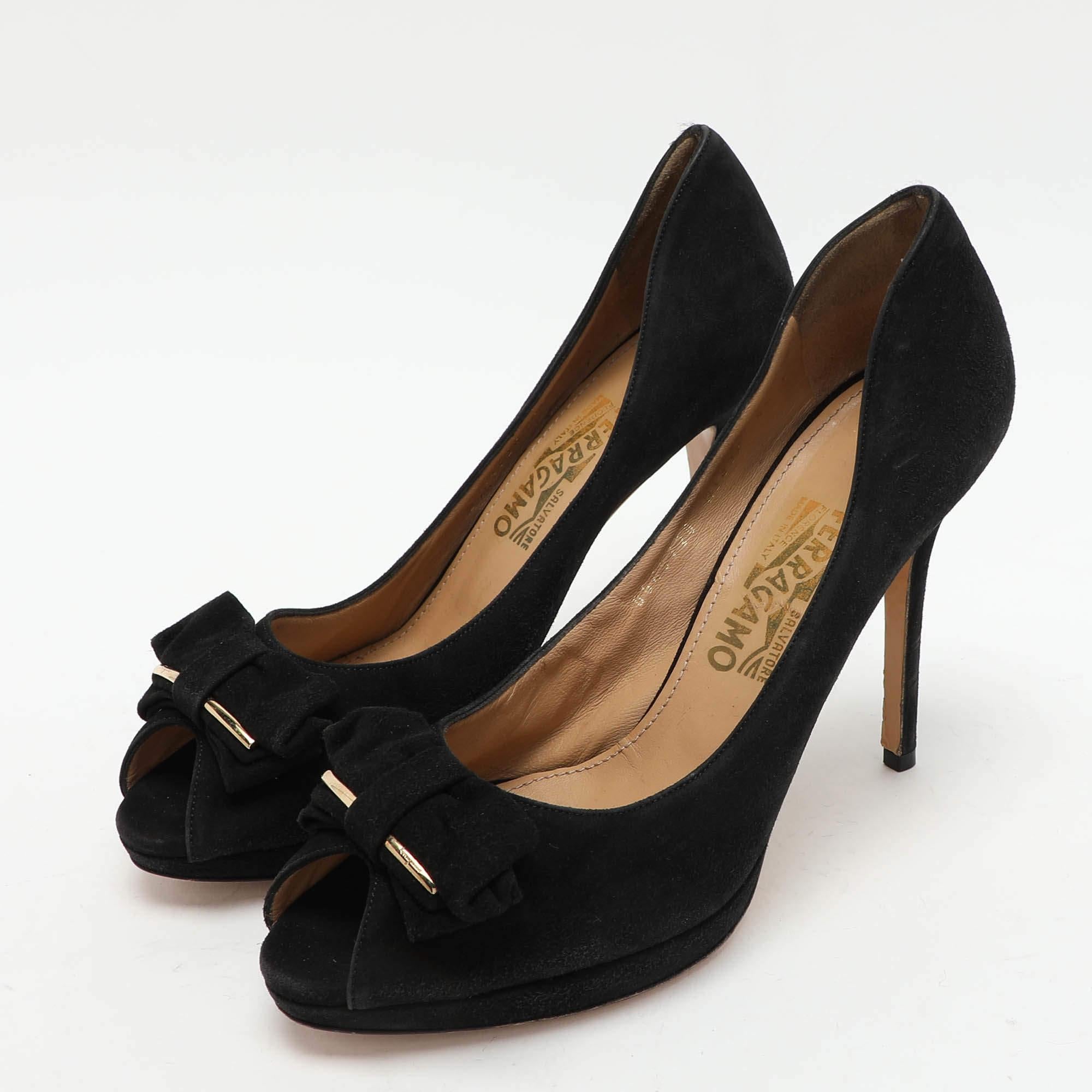 Eleganza e femminilità, queste décolleté hanno una silhouette chic e un design accattivante. Potete indossare queste décolleté per un look elegante.