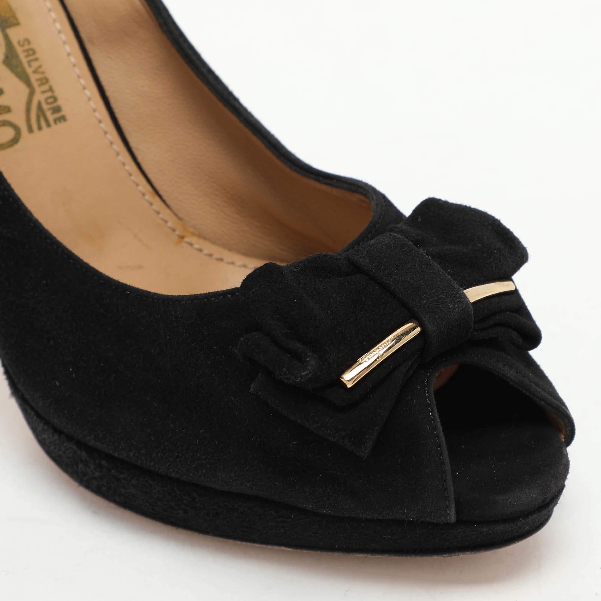 Salvatore Ferragamo Pumps Rosella in pelle scamosciata nera misura 40 in vendita 2