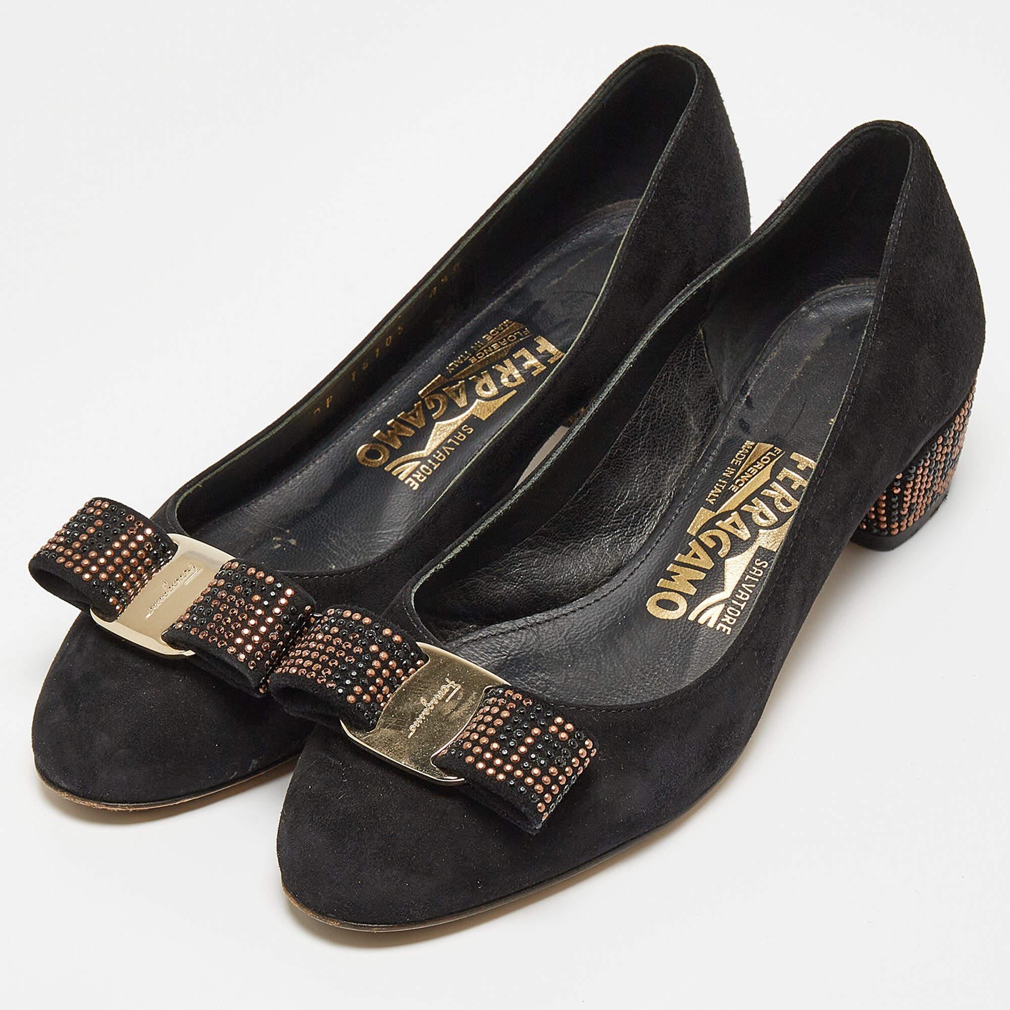 This pair of pumps is uniquely designed and makes for a distinct appearance. Created from quality materials  it is enriched with classic elements.