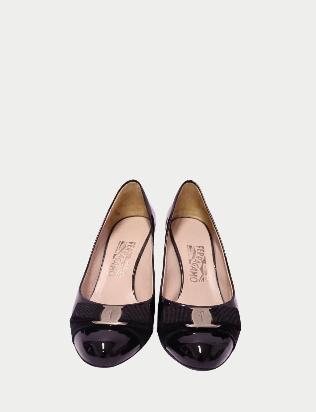 Donna Salvatore Ferragamo - decolletè Vara nere - EU 38 in vendita