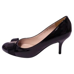 Salvatore Ferragamo black Vara pumps - EU 38