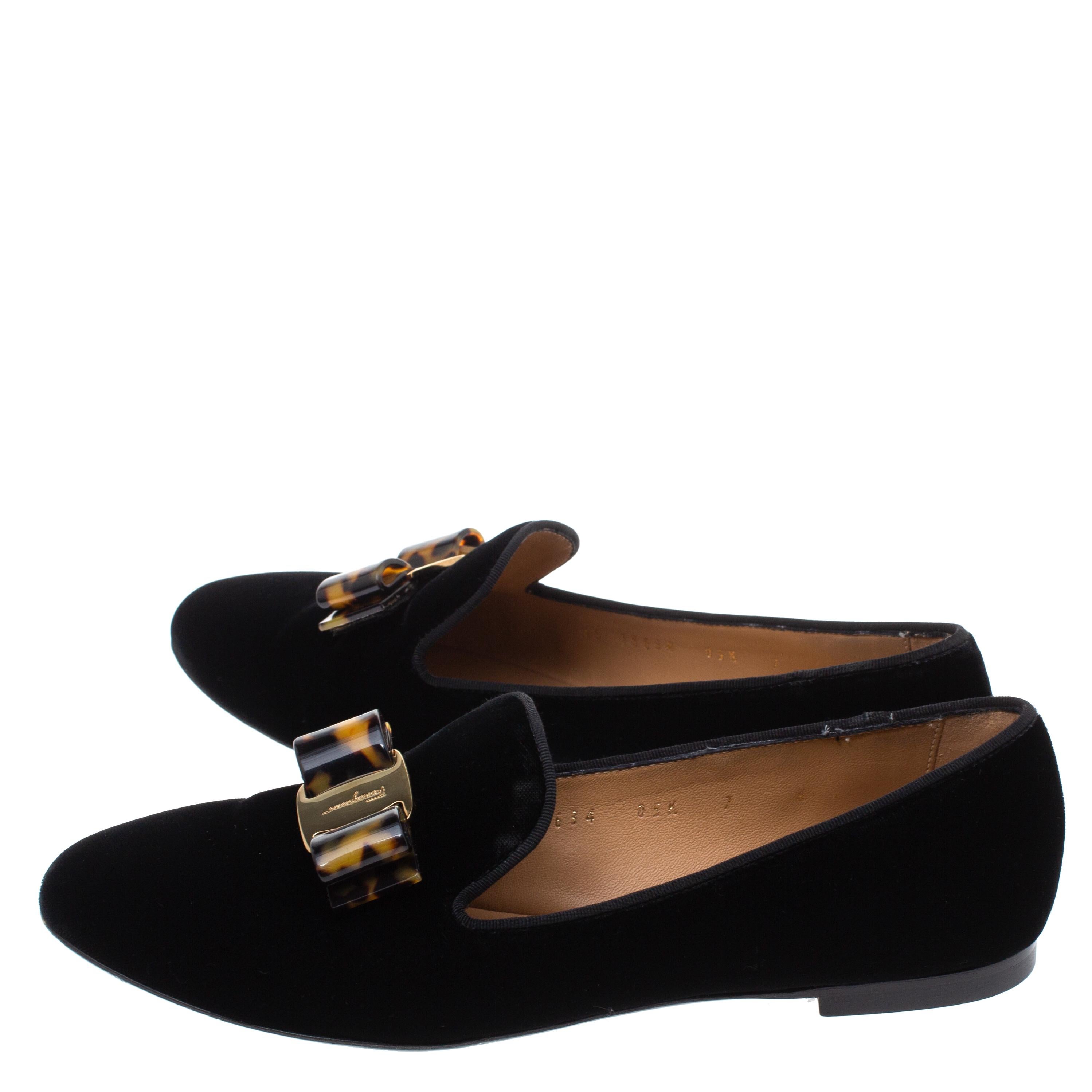 Women's Salvatore Ferragamo Black Velvet Bow Detail Smoking Slippers Size 37.5 For Sale