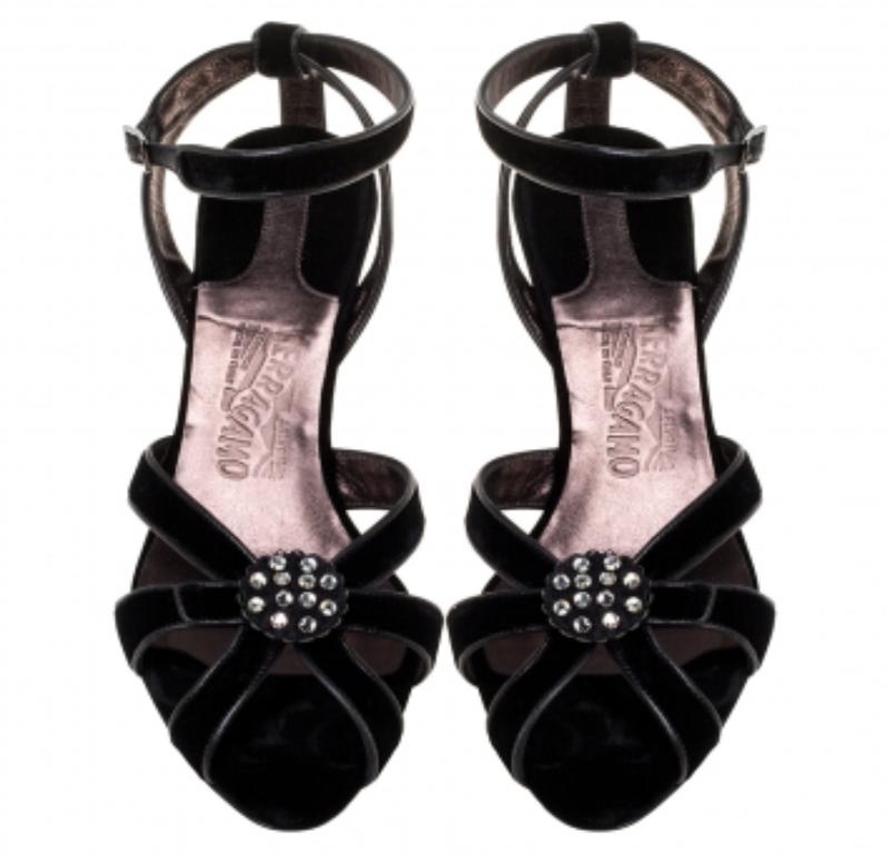 Salvatore Ferragamo Black Velvet Embellished Strappy Sandals Size 40.5 In Fair Condition For Sale In Dubai, Al Qouz 2